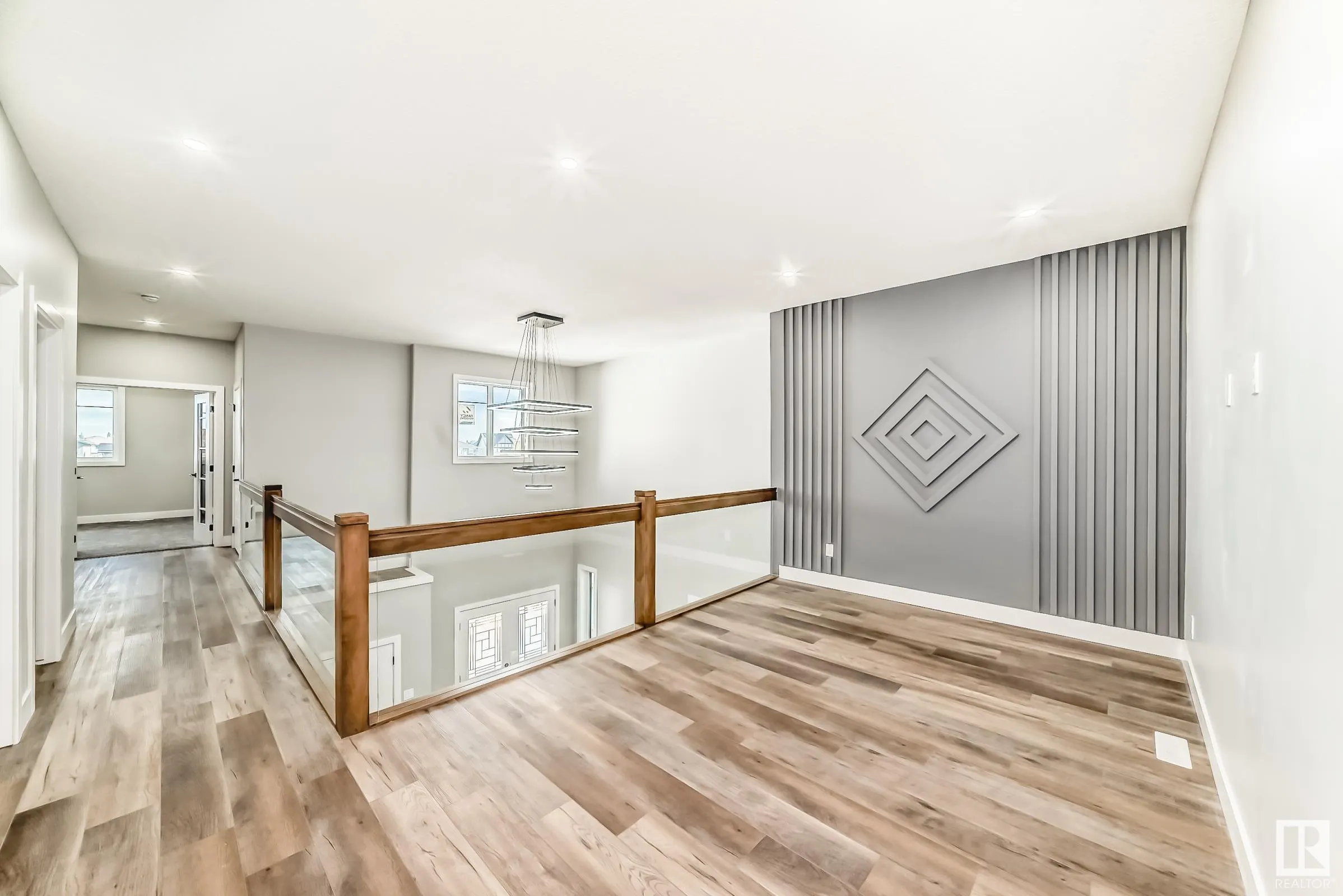 128 EDGEWATER Circle