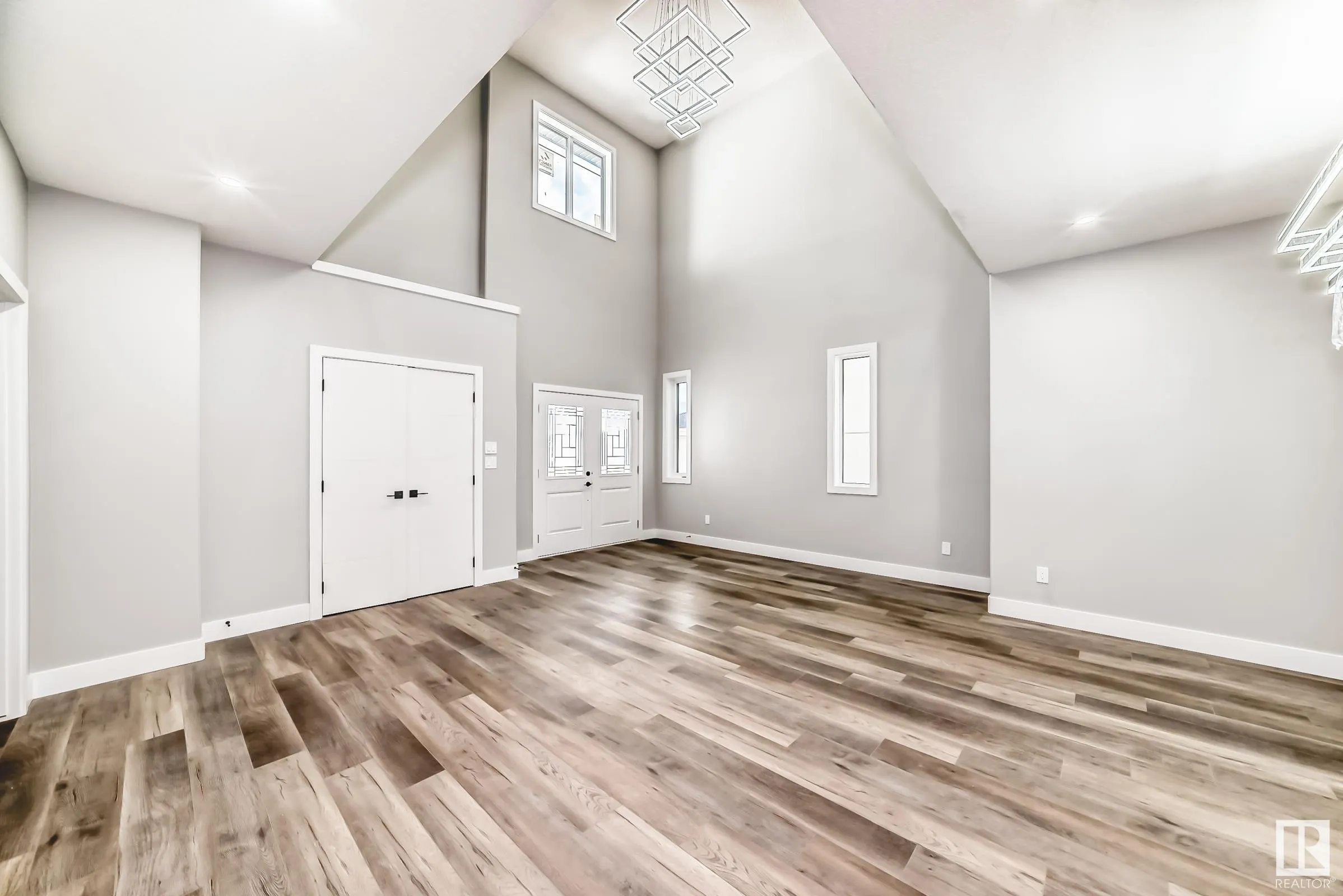 128 EDGEWATER Circle