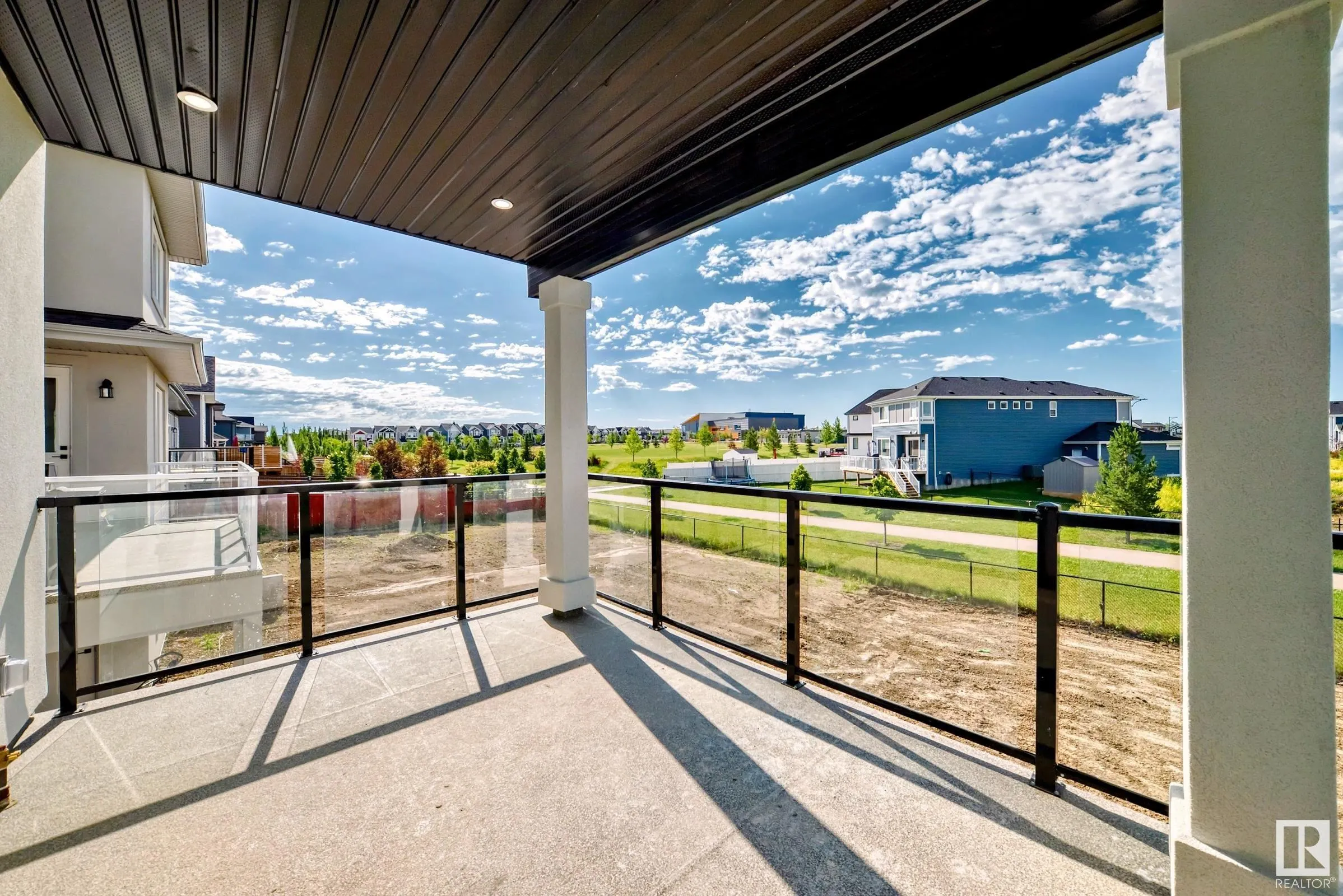 128 EDGEWATER Circle