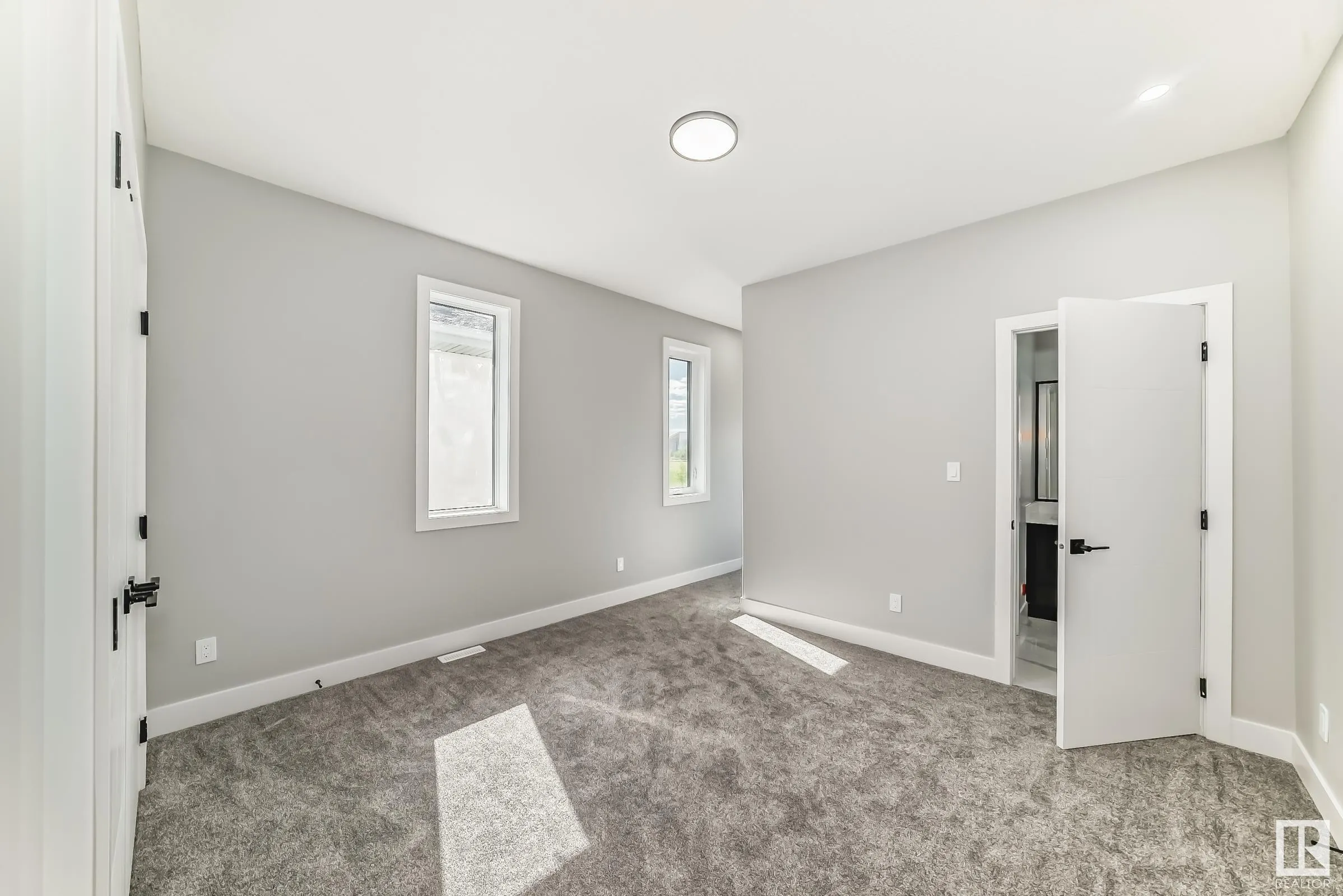 128 EDGEWATER Circle