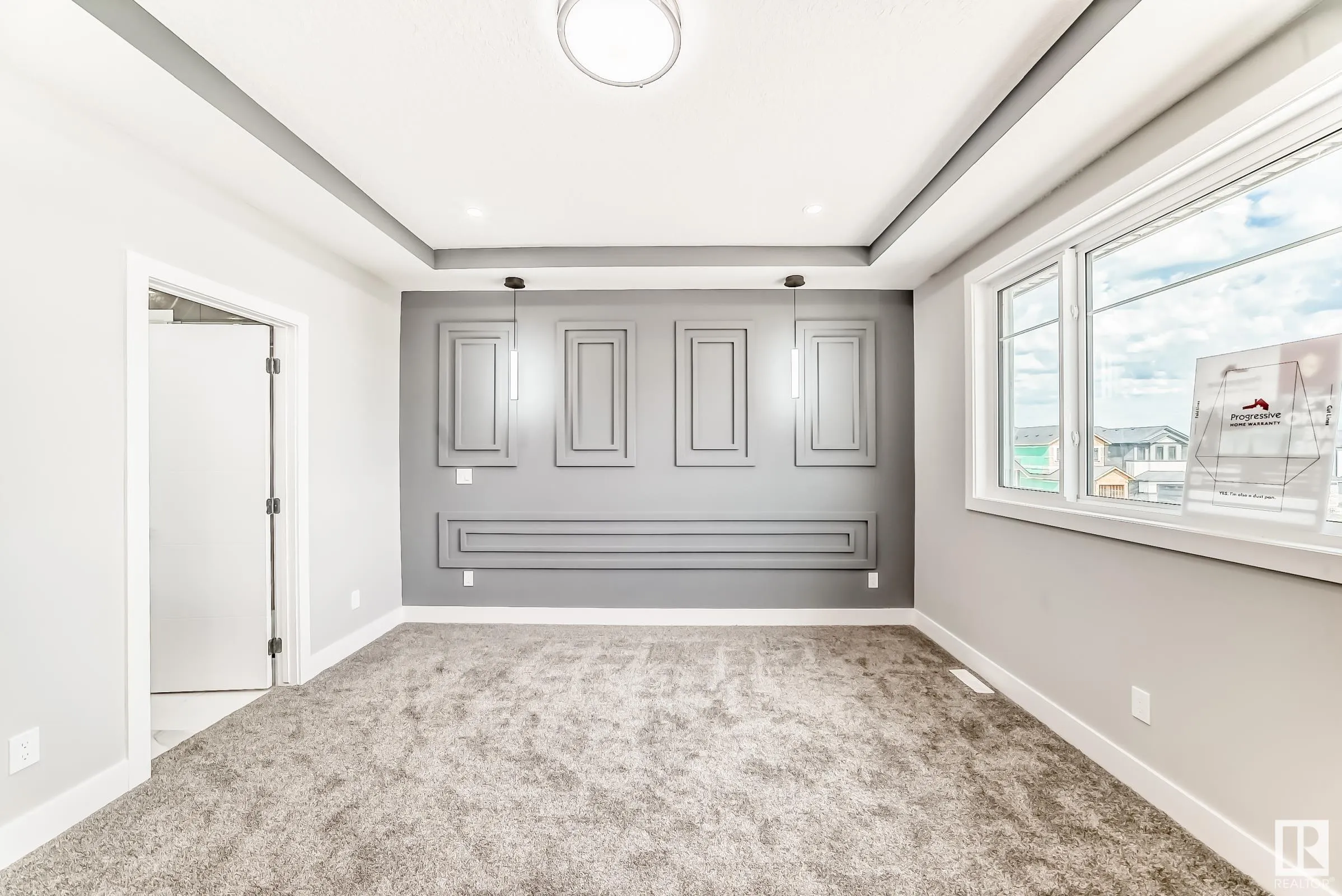 128 EDGEWATER Circle
