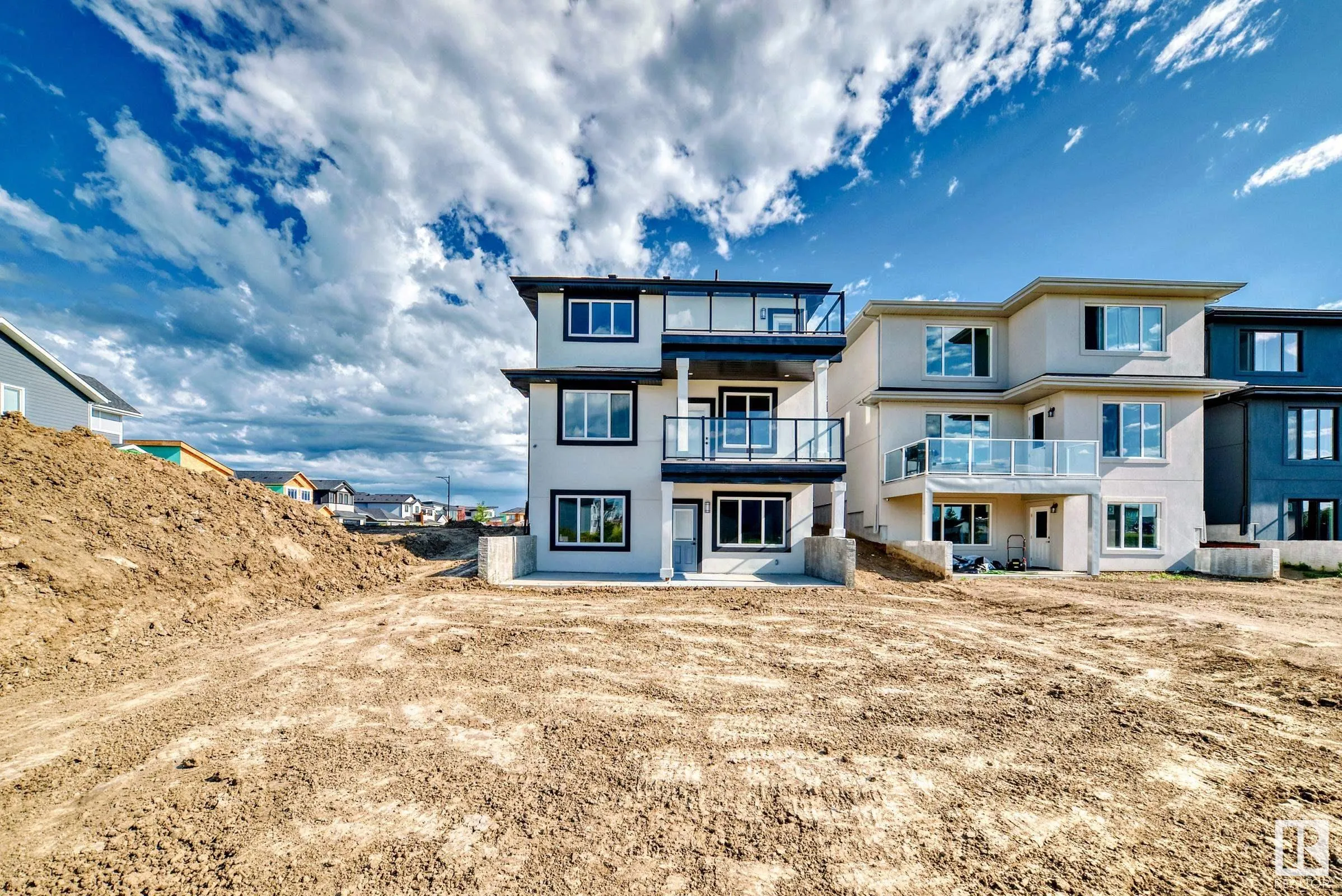 128 EDGEWATER Circle