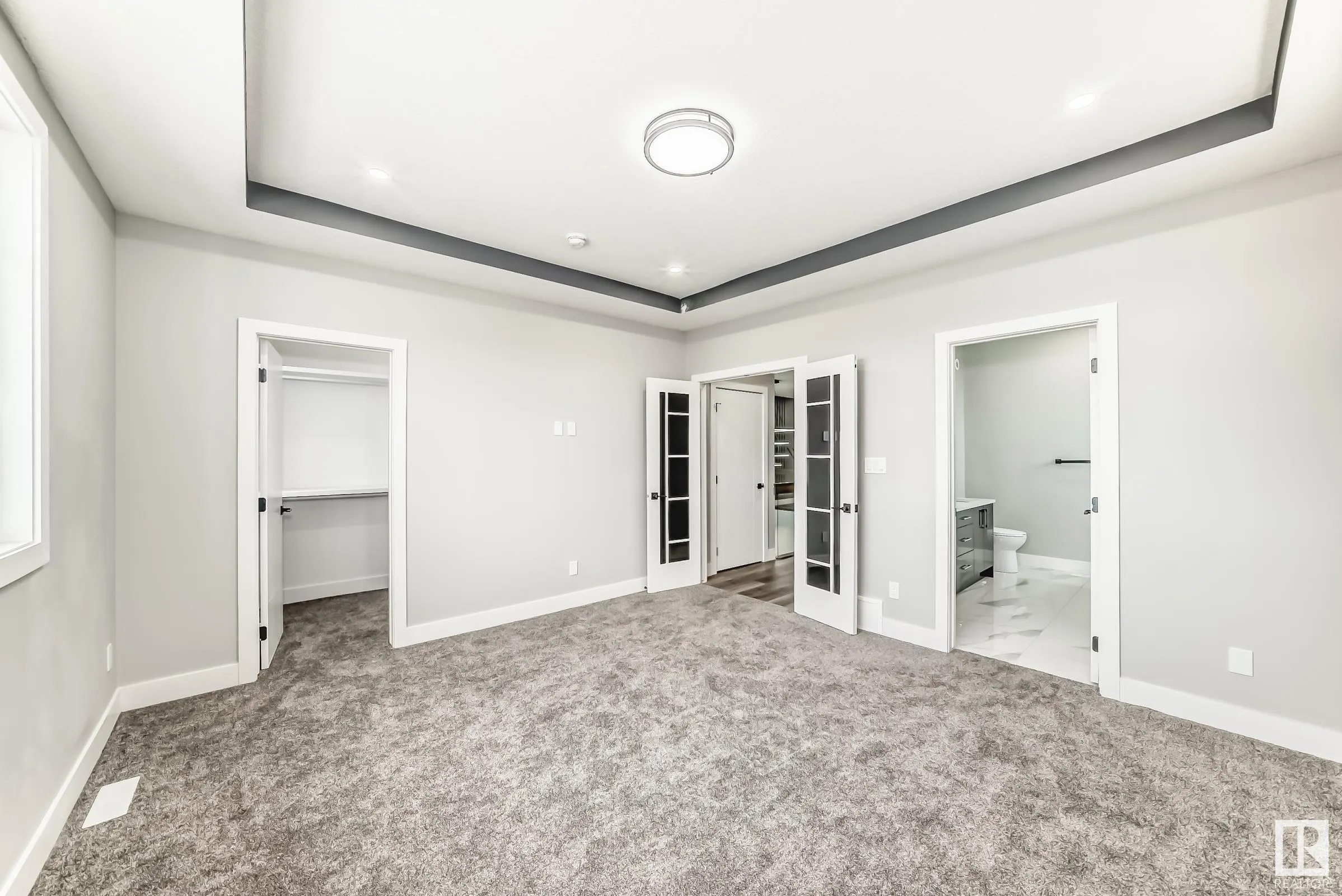 128 EDGEWATER Circle