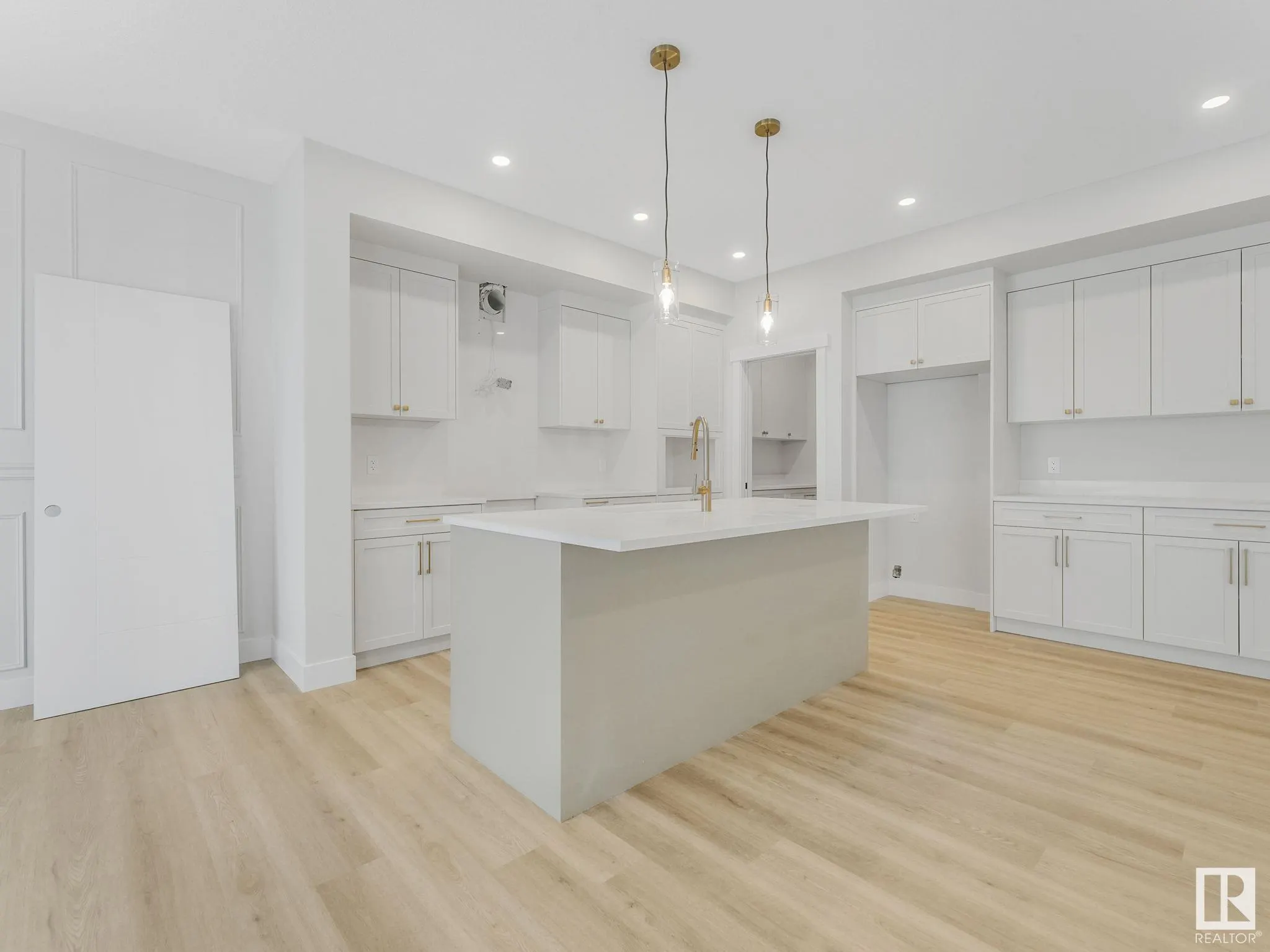 100 Edgefield Way