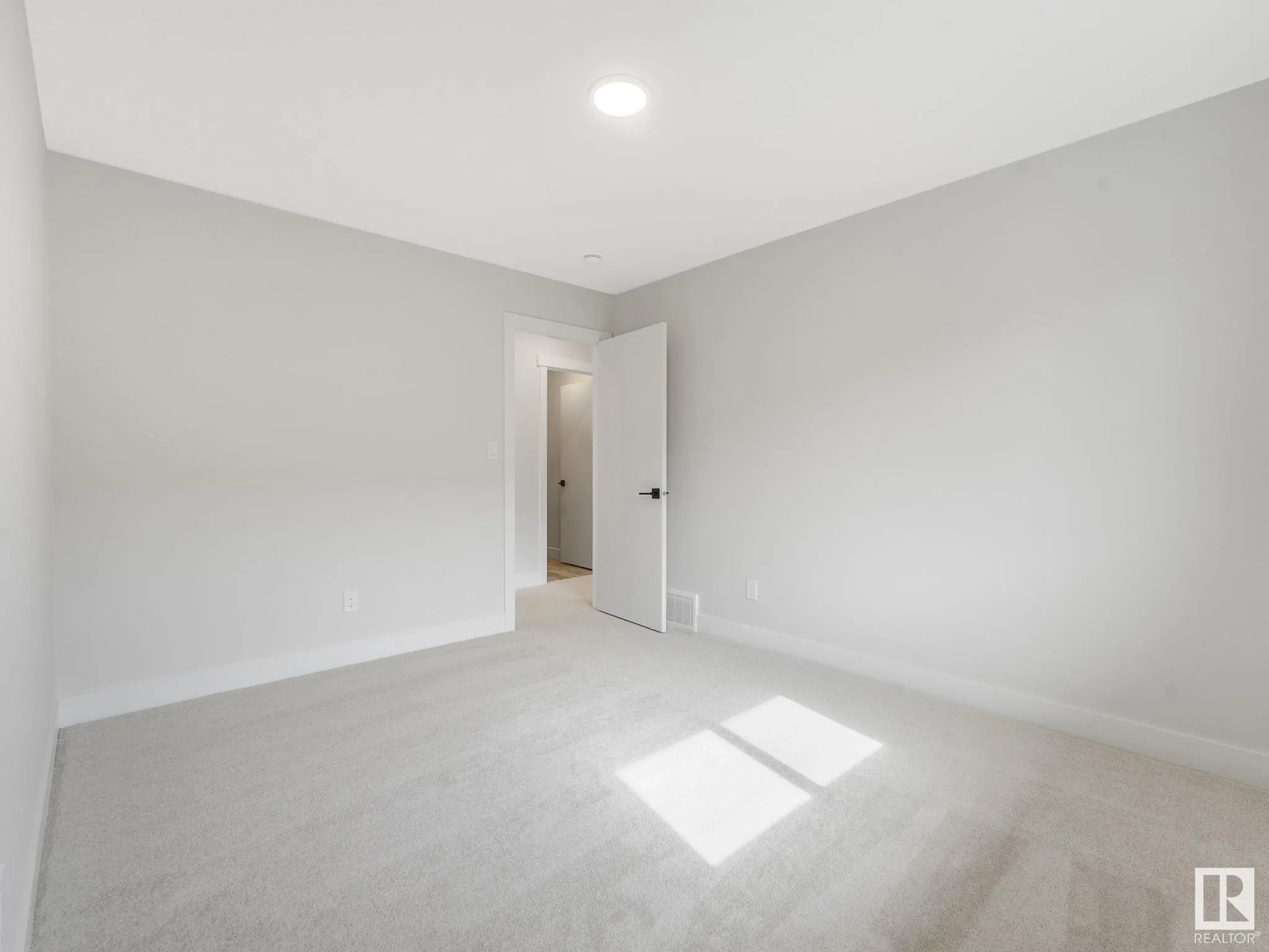 100 Edgefield Way
