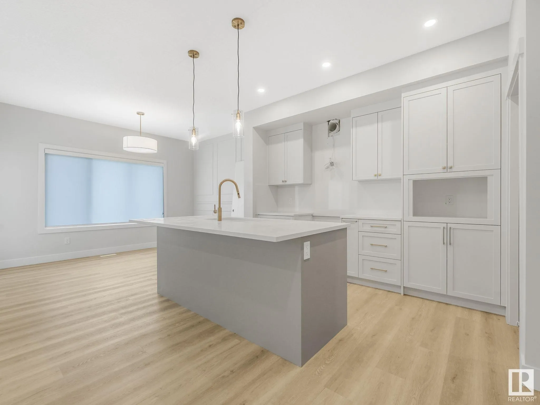 100 Edgefield Way