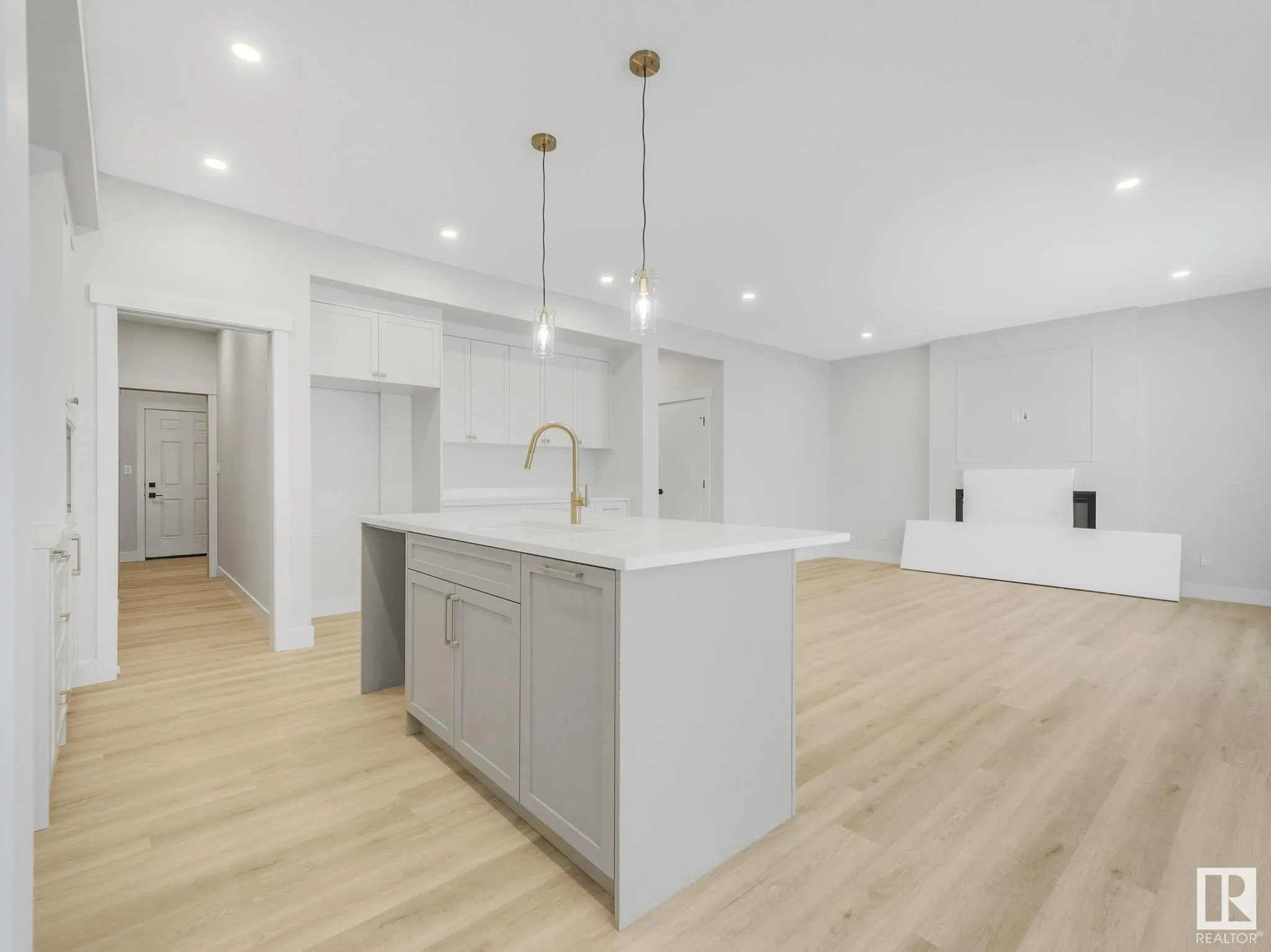 100 Edgefield Way