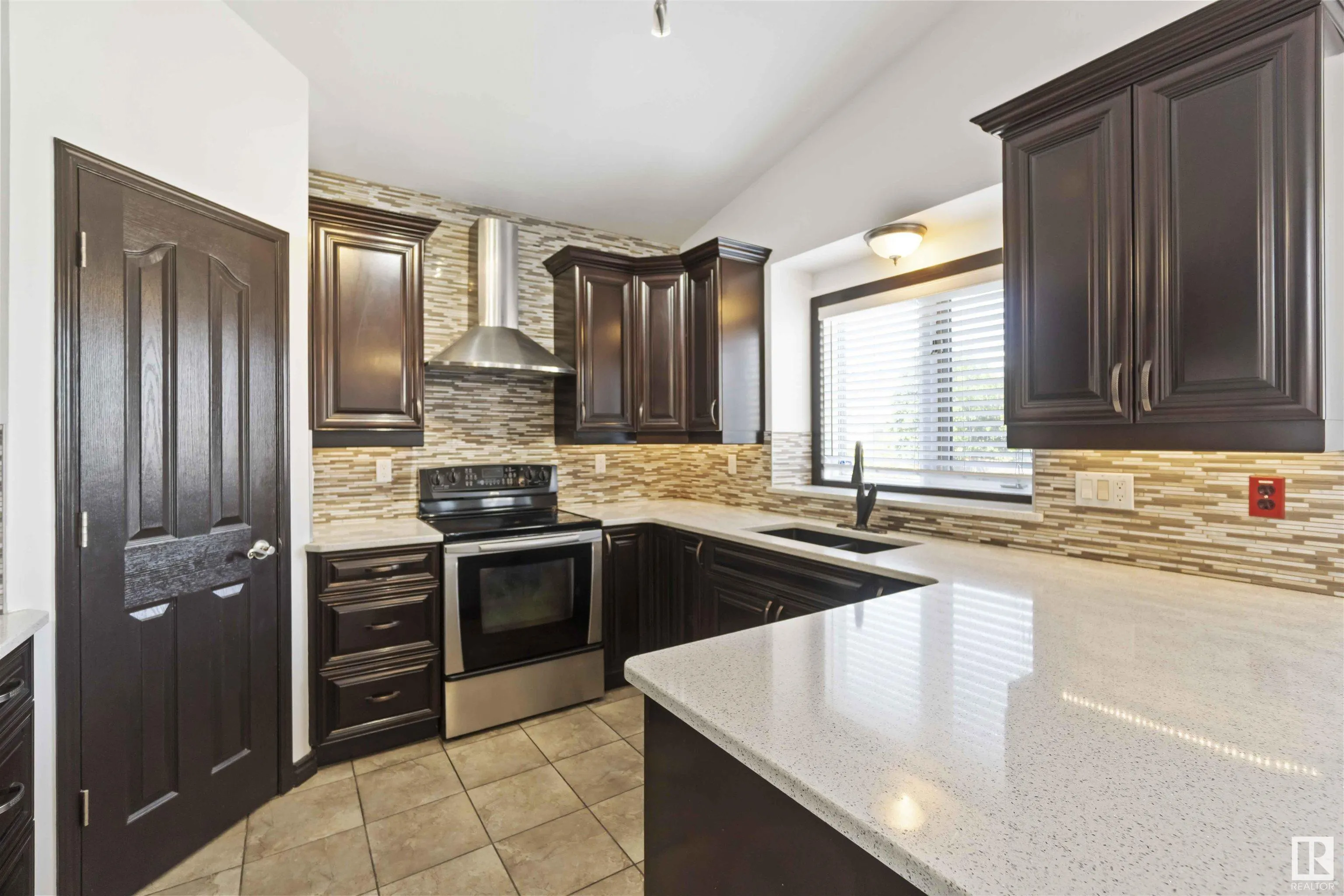 31 DEER RIDGE Drive