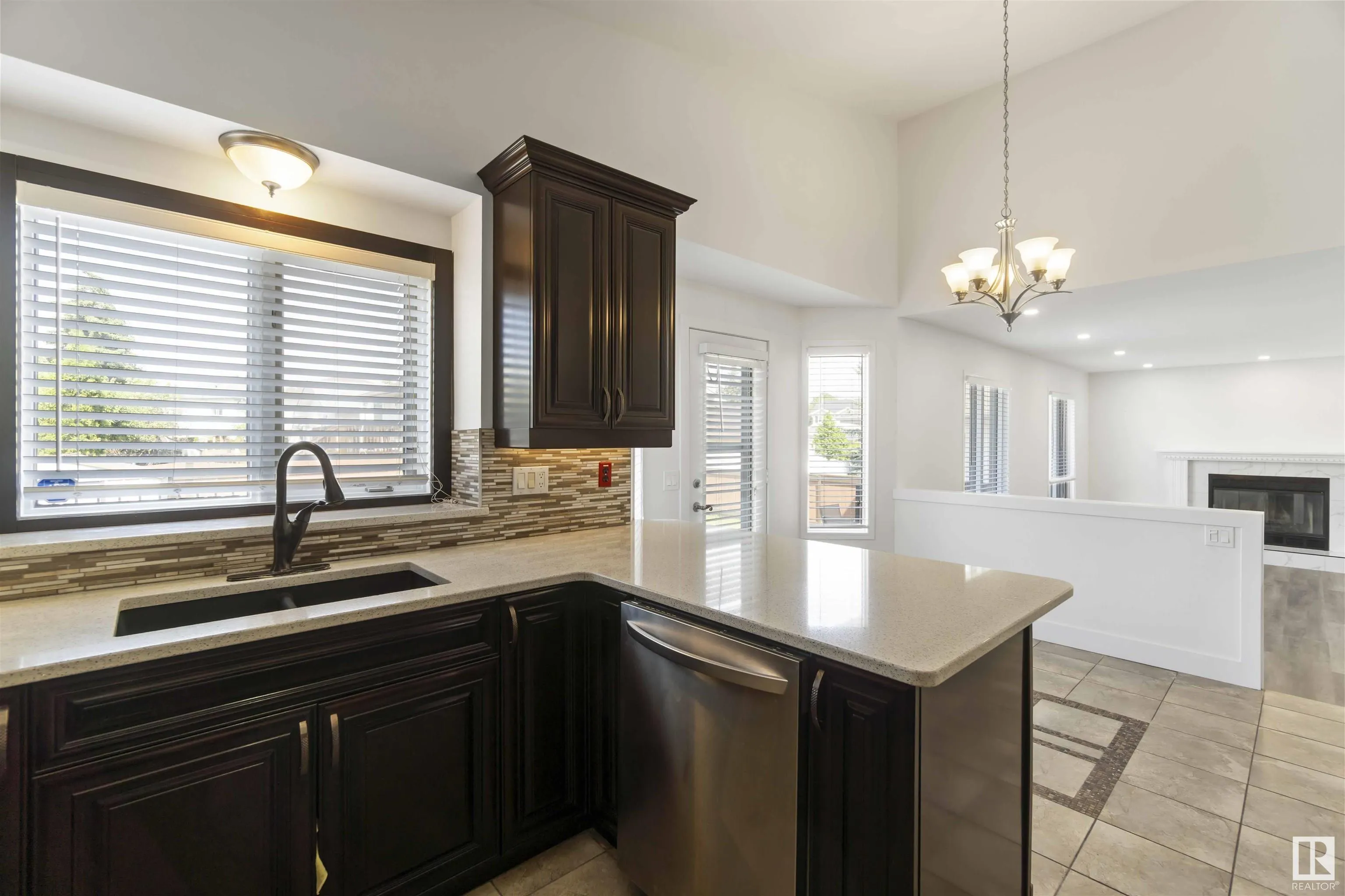 31 DEER RIDGE Drive
