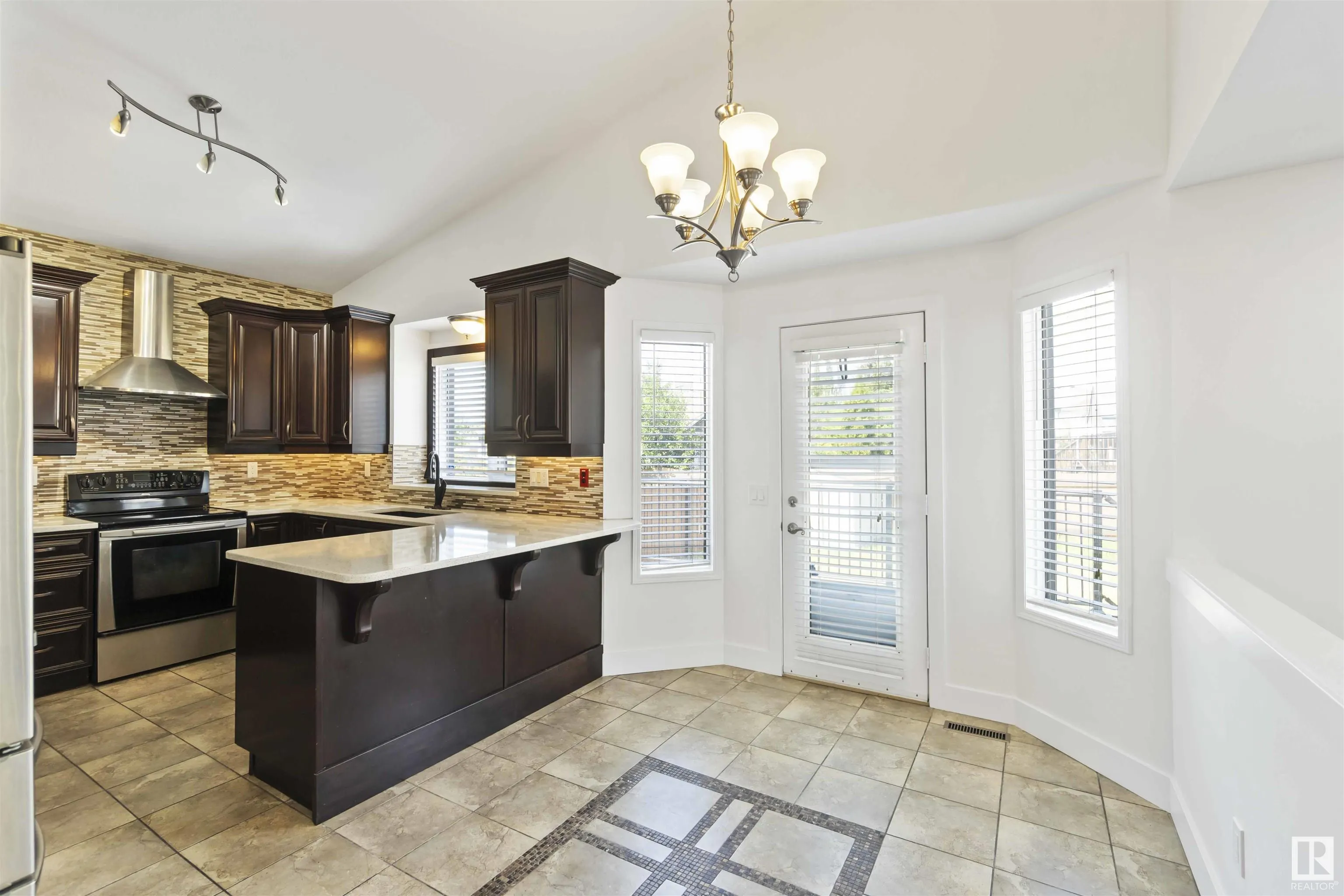 31 DEER RIDGE Drive