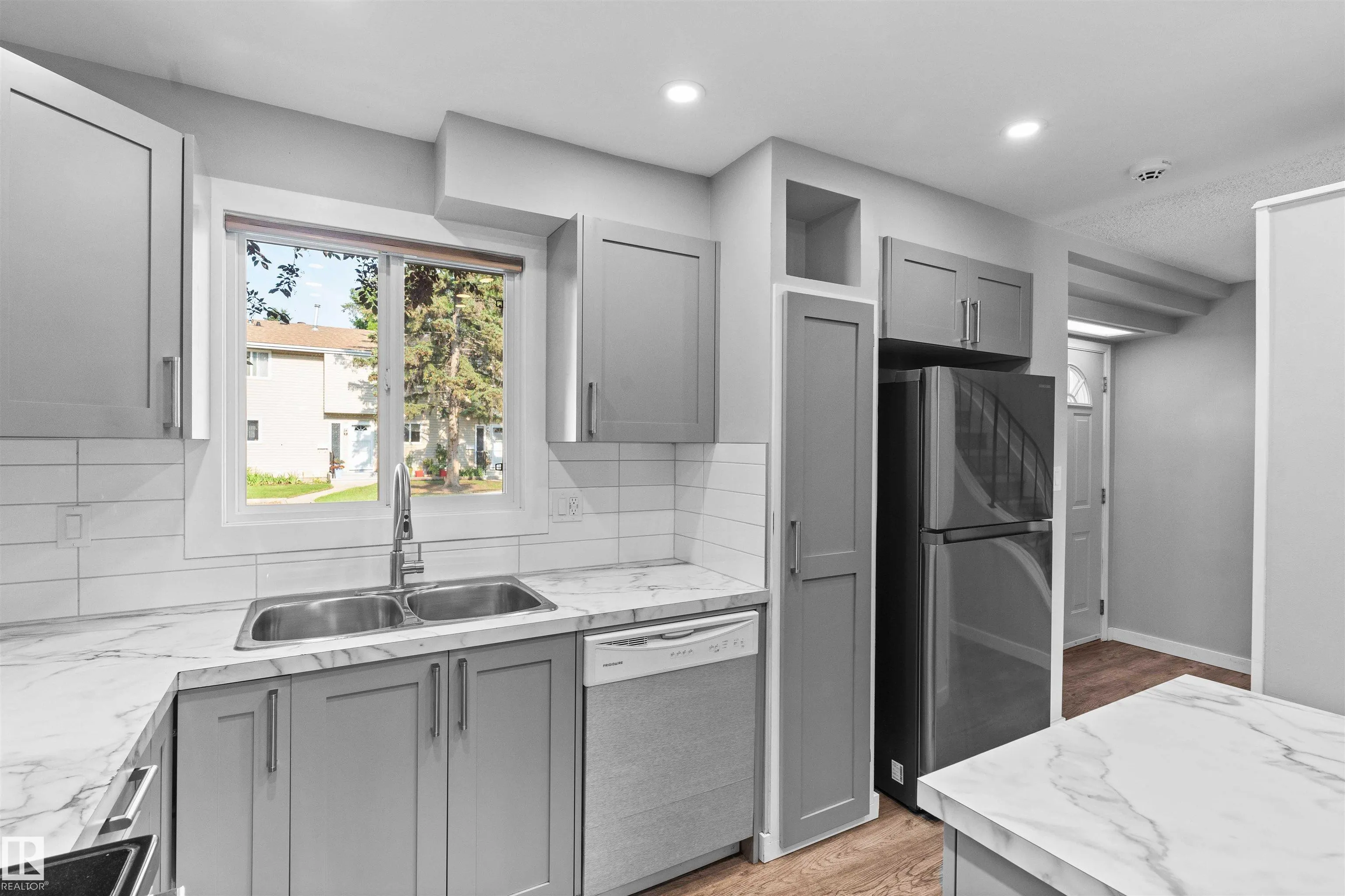 87 BROOKWOOD Drive