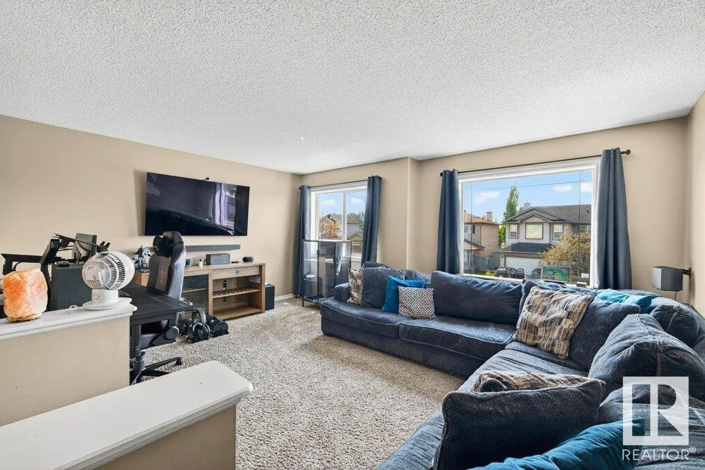 92 Greystone Crescent