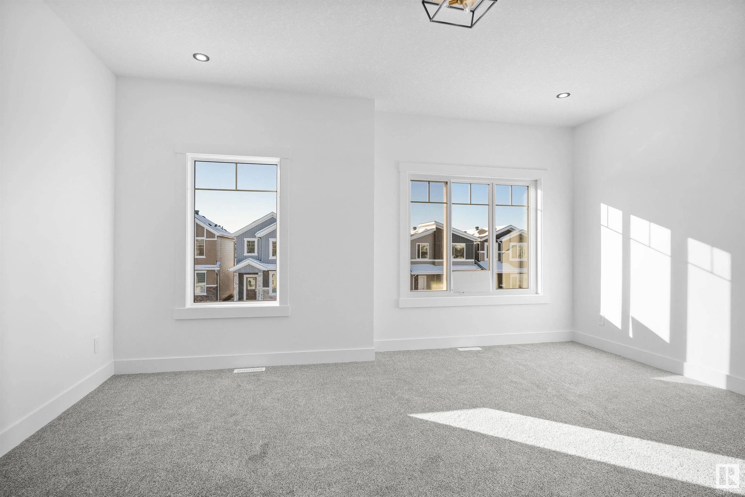 62 SILVERSTONE Drive