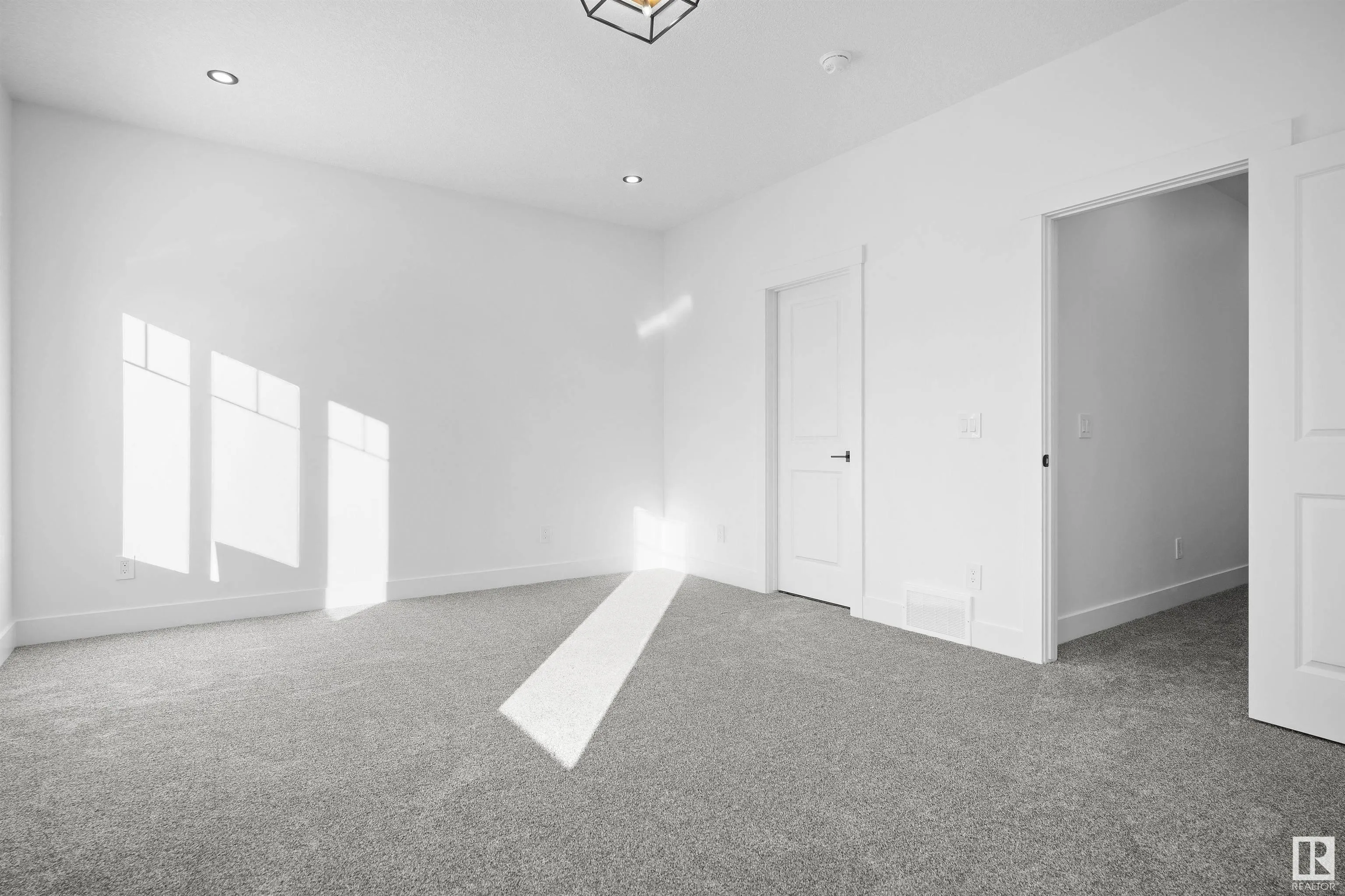 62 SILVERSTONE Drive