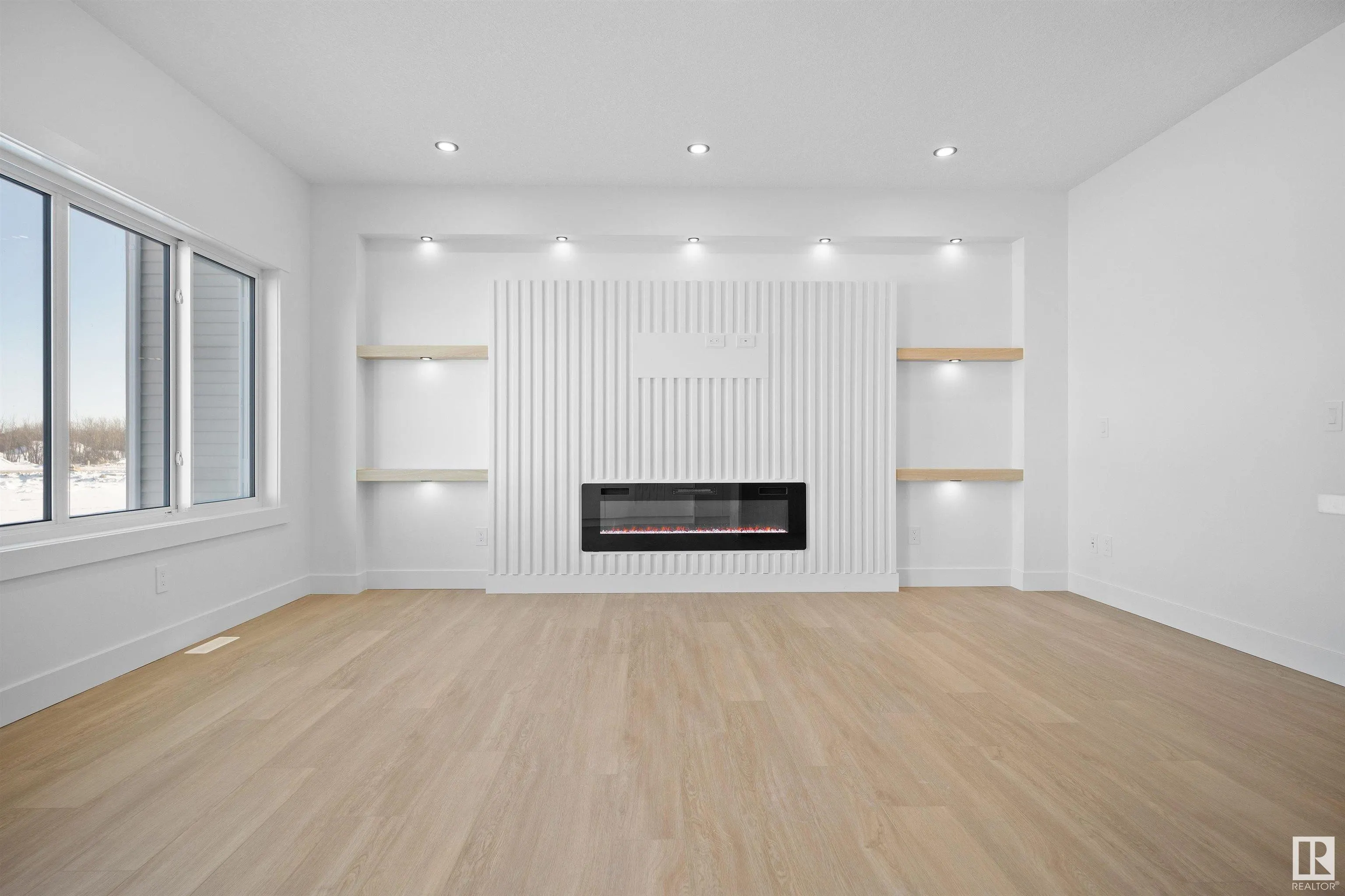 62 SILVERSTONE Drive