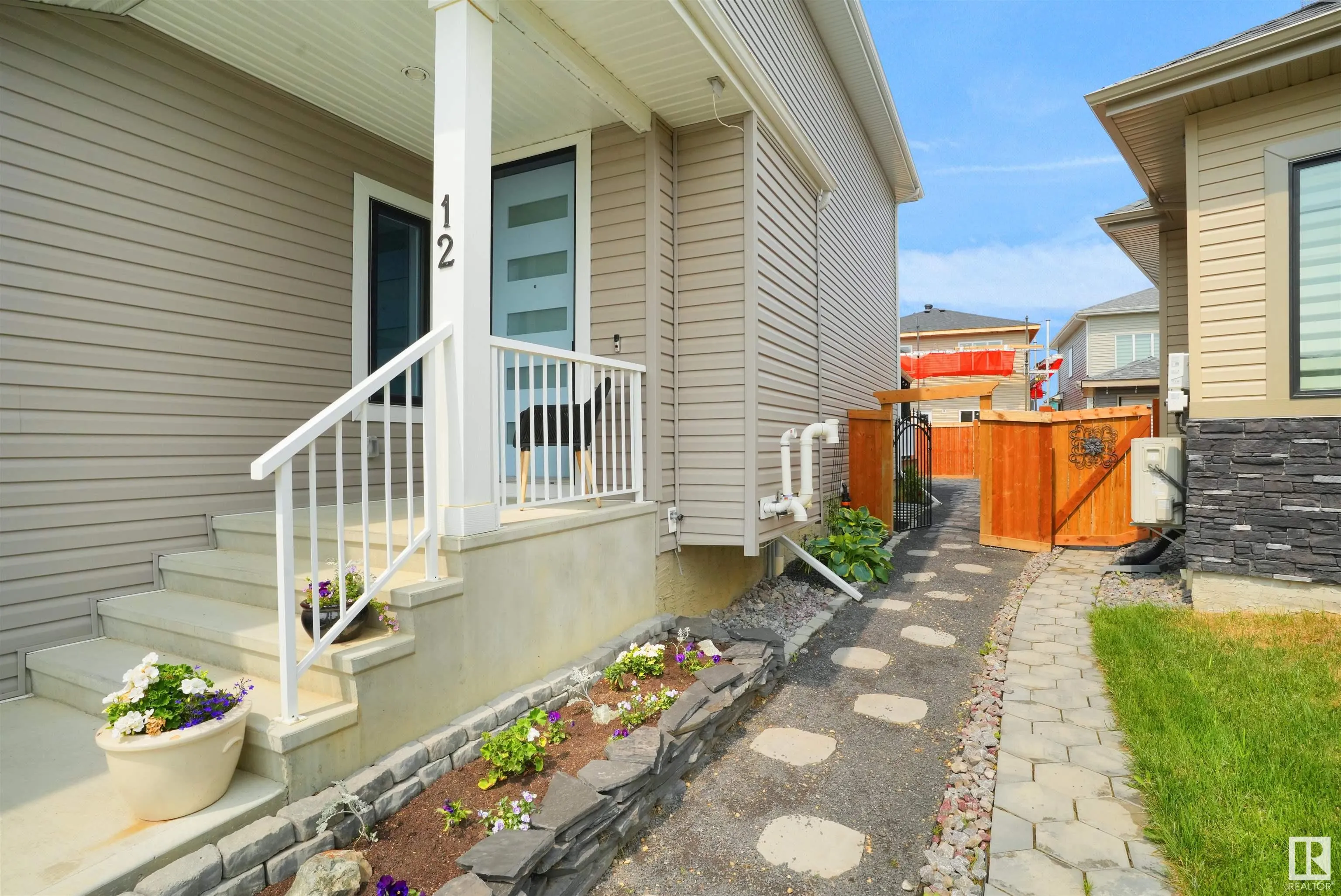 12 CALEDONIA Court