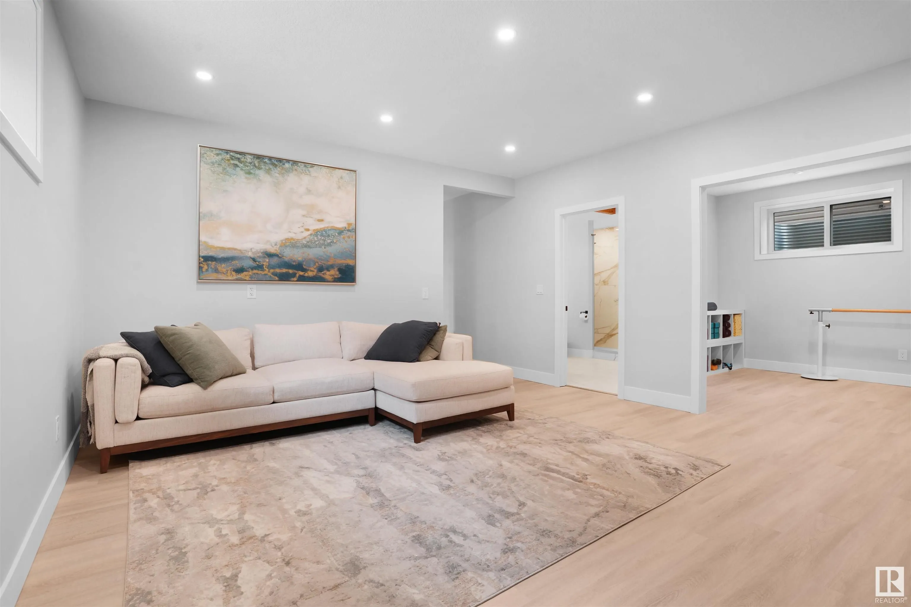 12 CALEDONIA Court