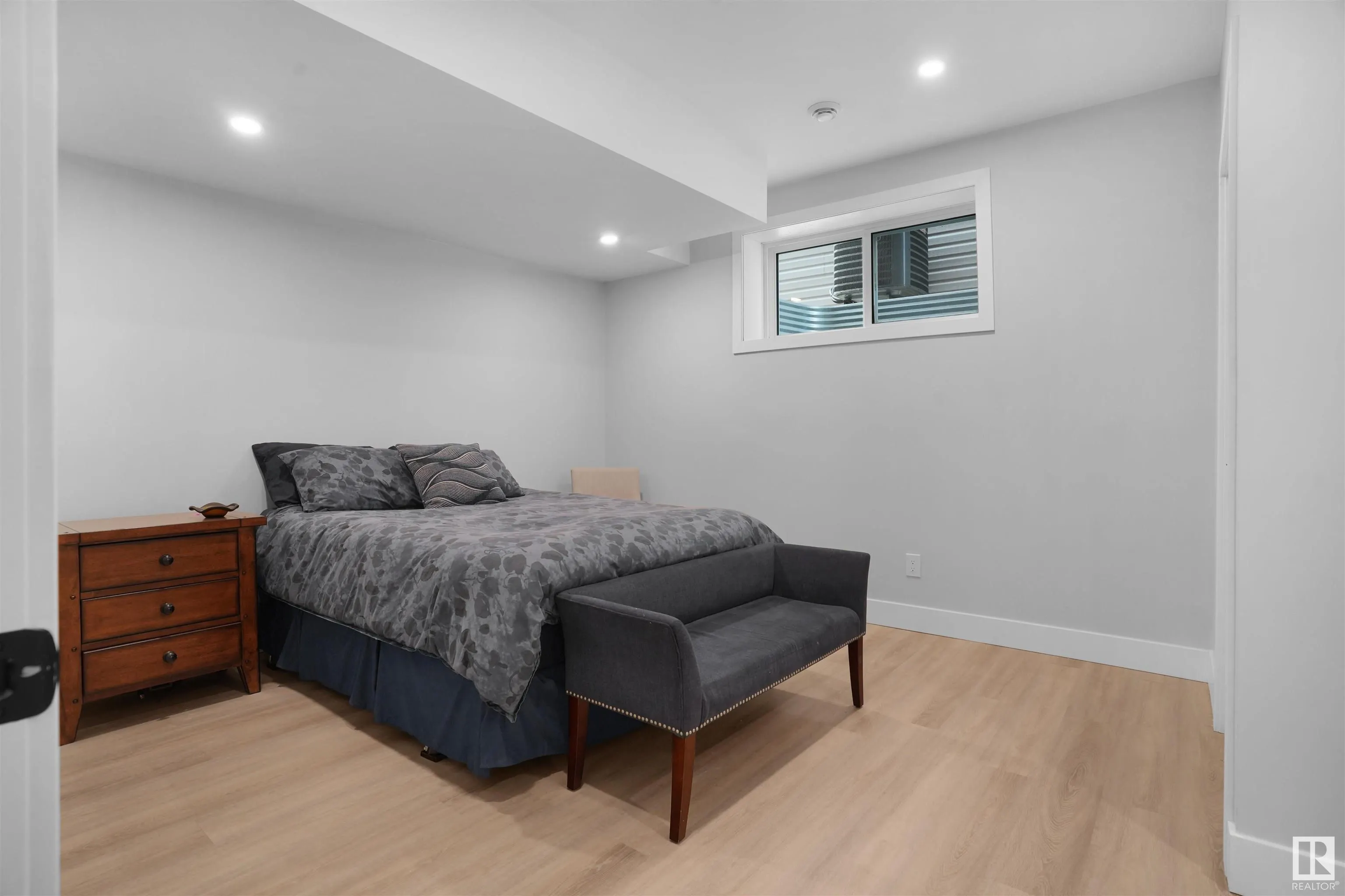12 CALEDONIA Court
