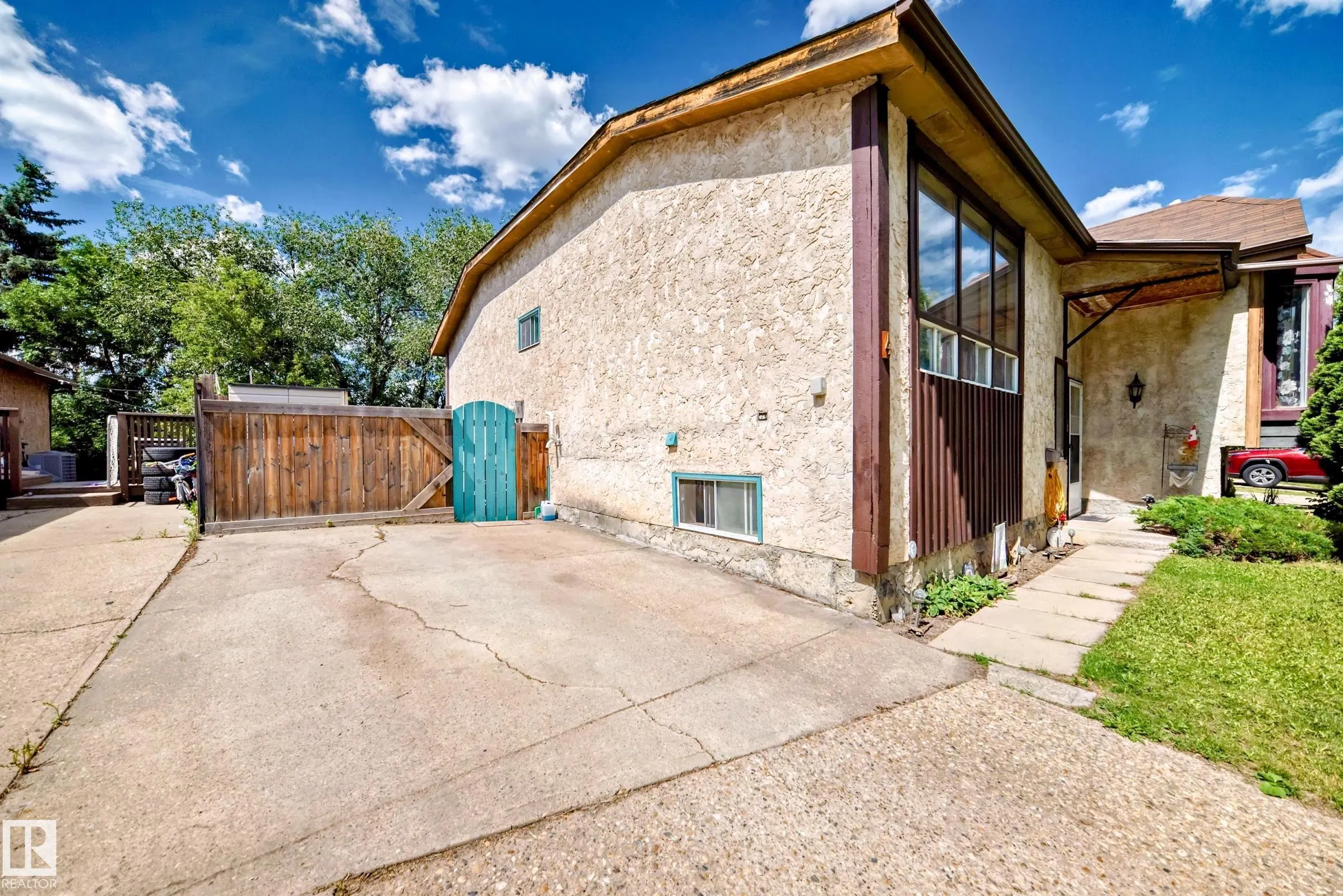 4 FRANKLIN Place