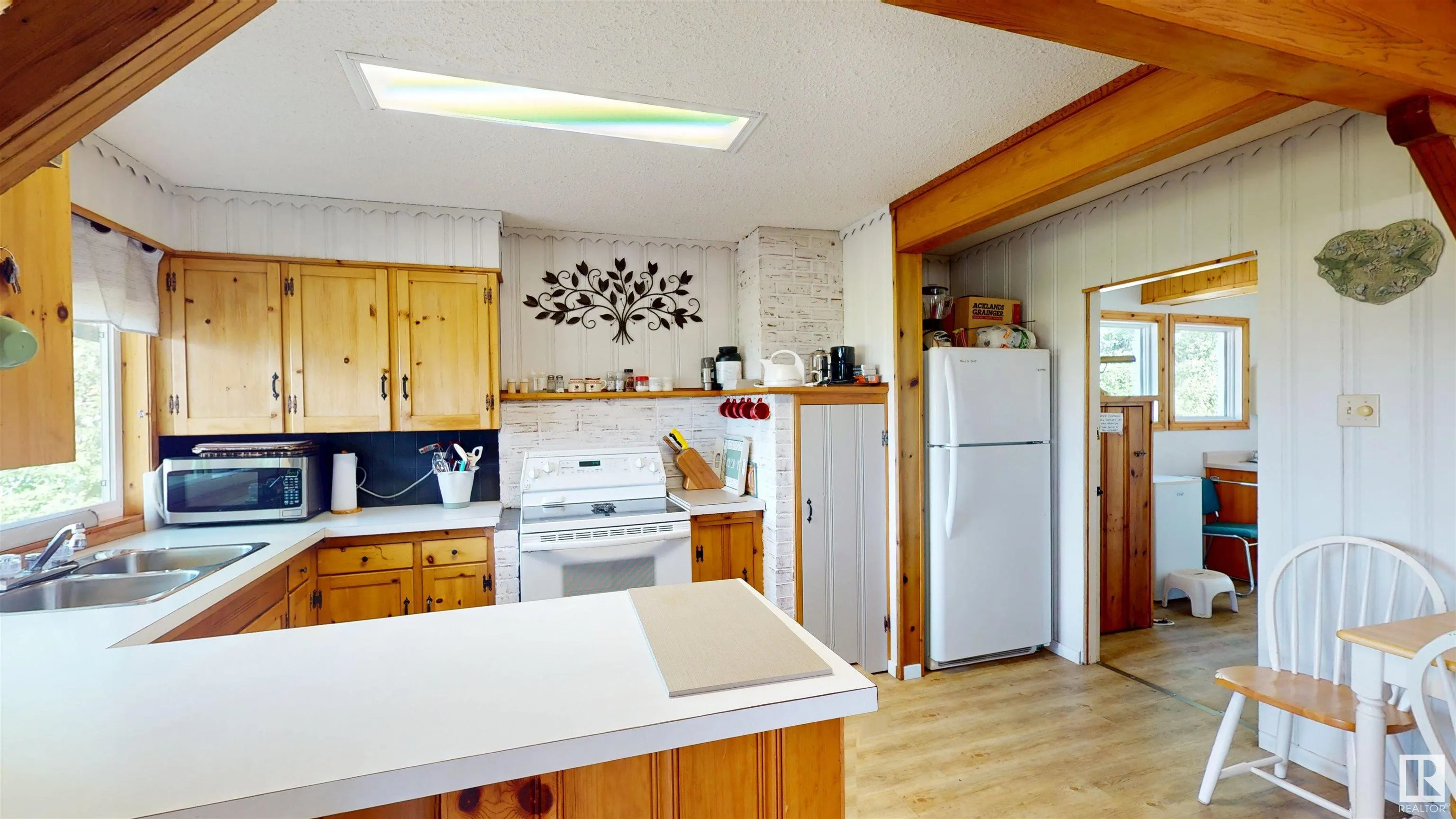 12 53026 RGE ROAD 43