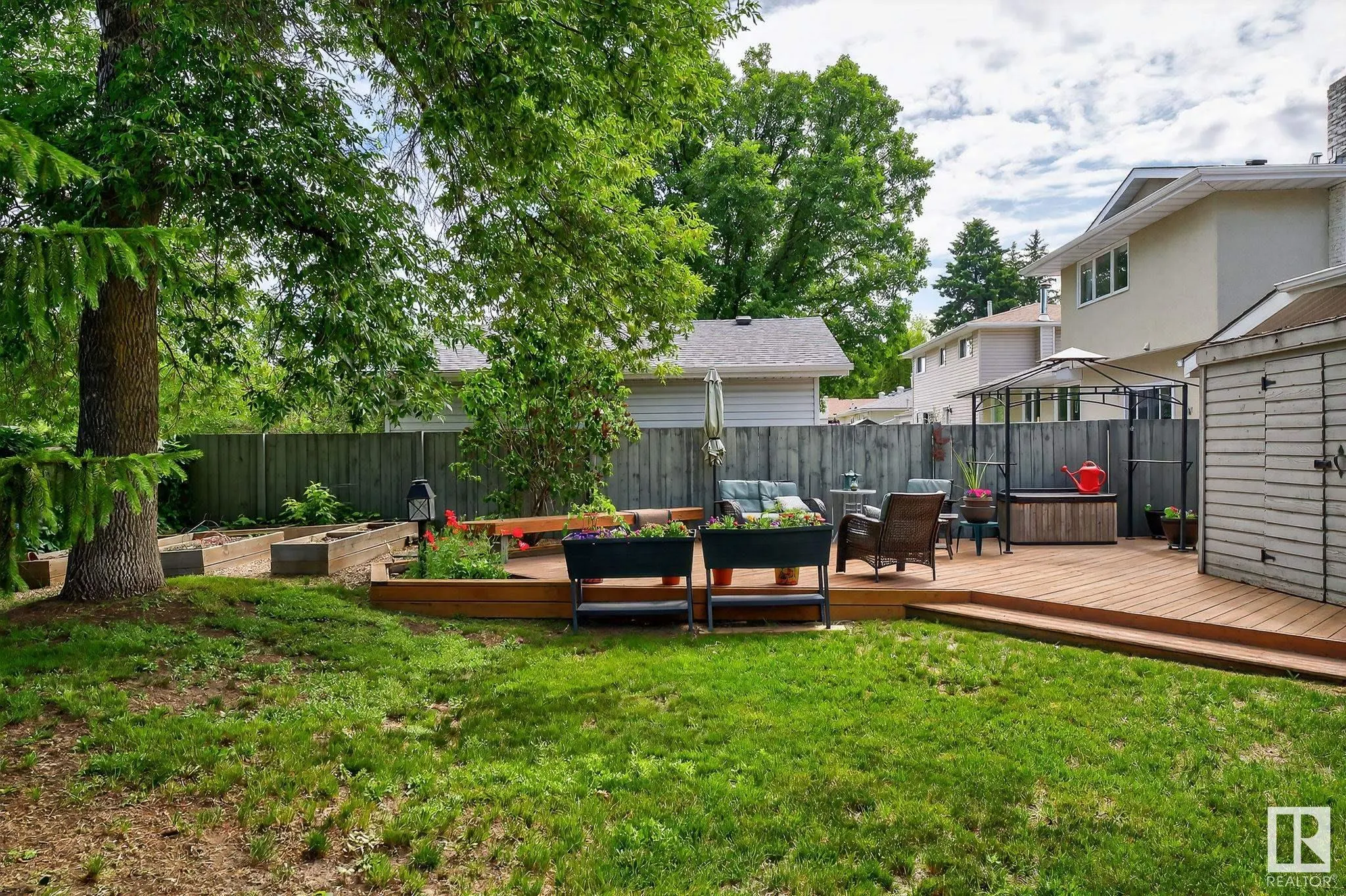 42 GREENBRIER Crescent