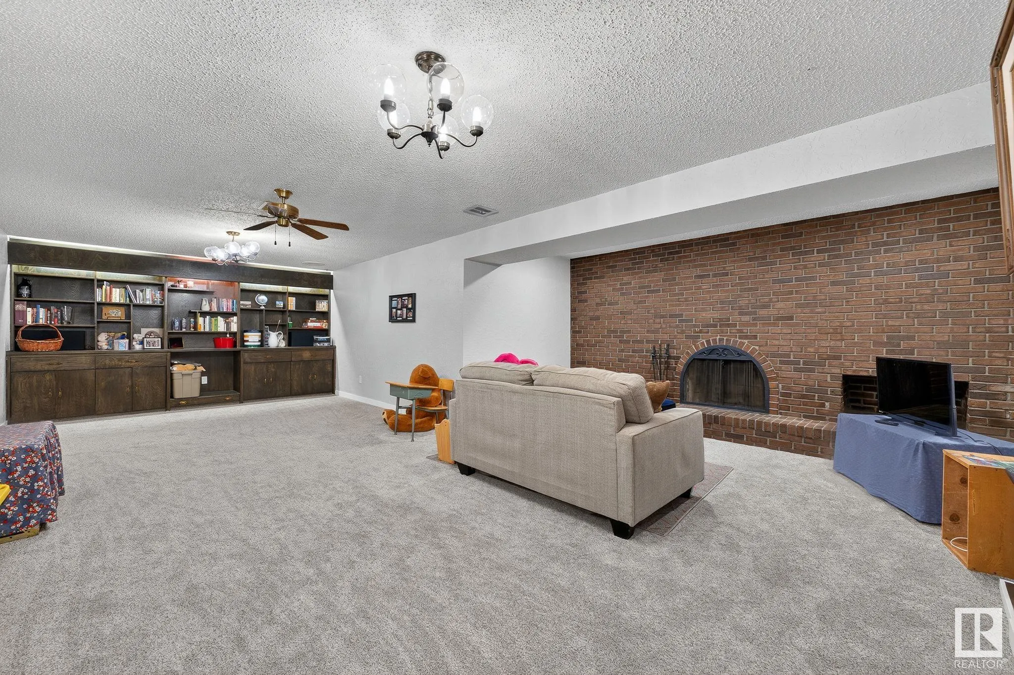 42 GREENBRIER Crescent