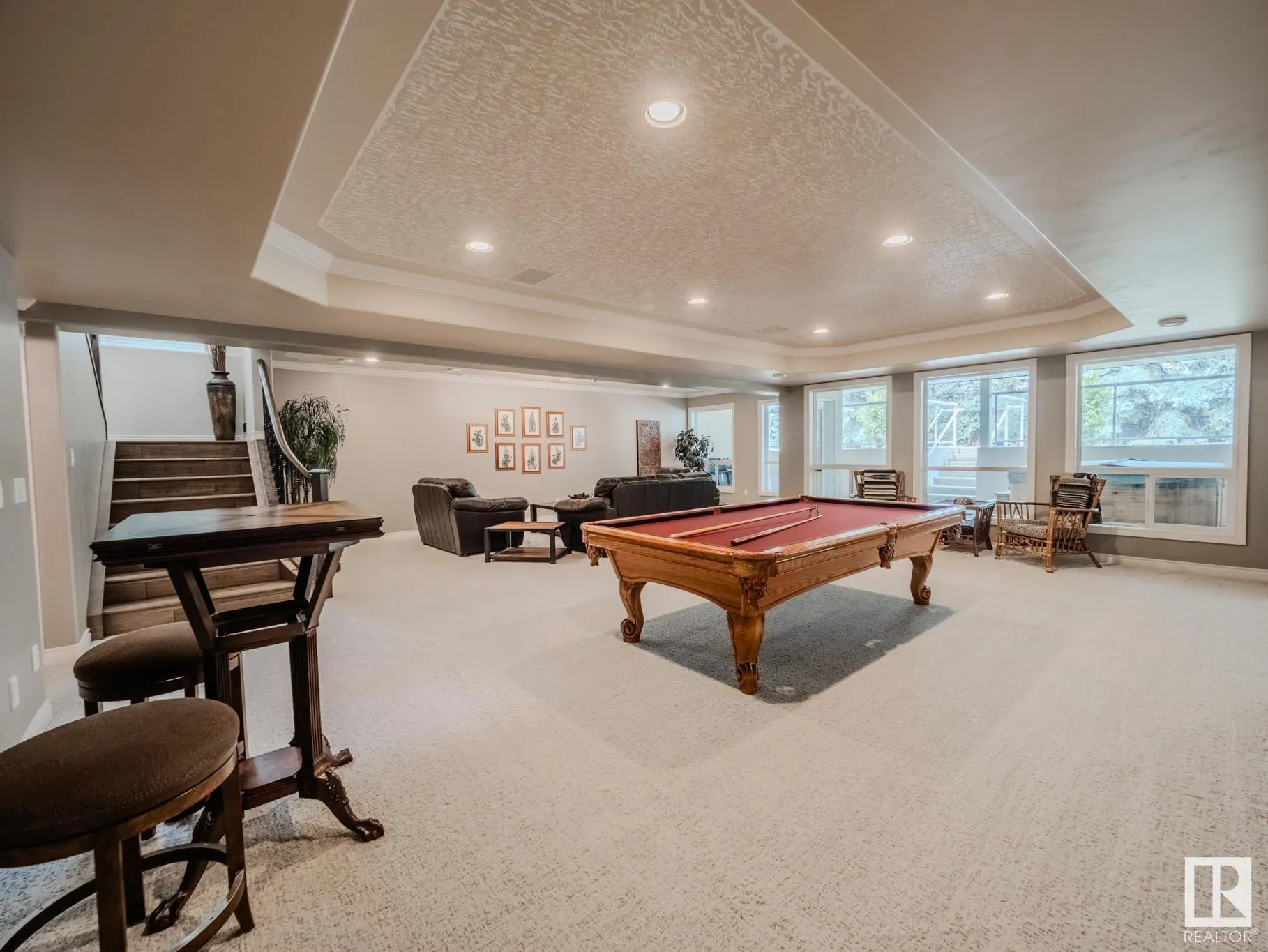 301 ESTATE Drive
