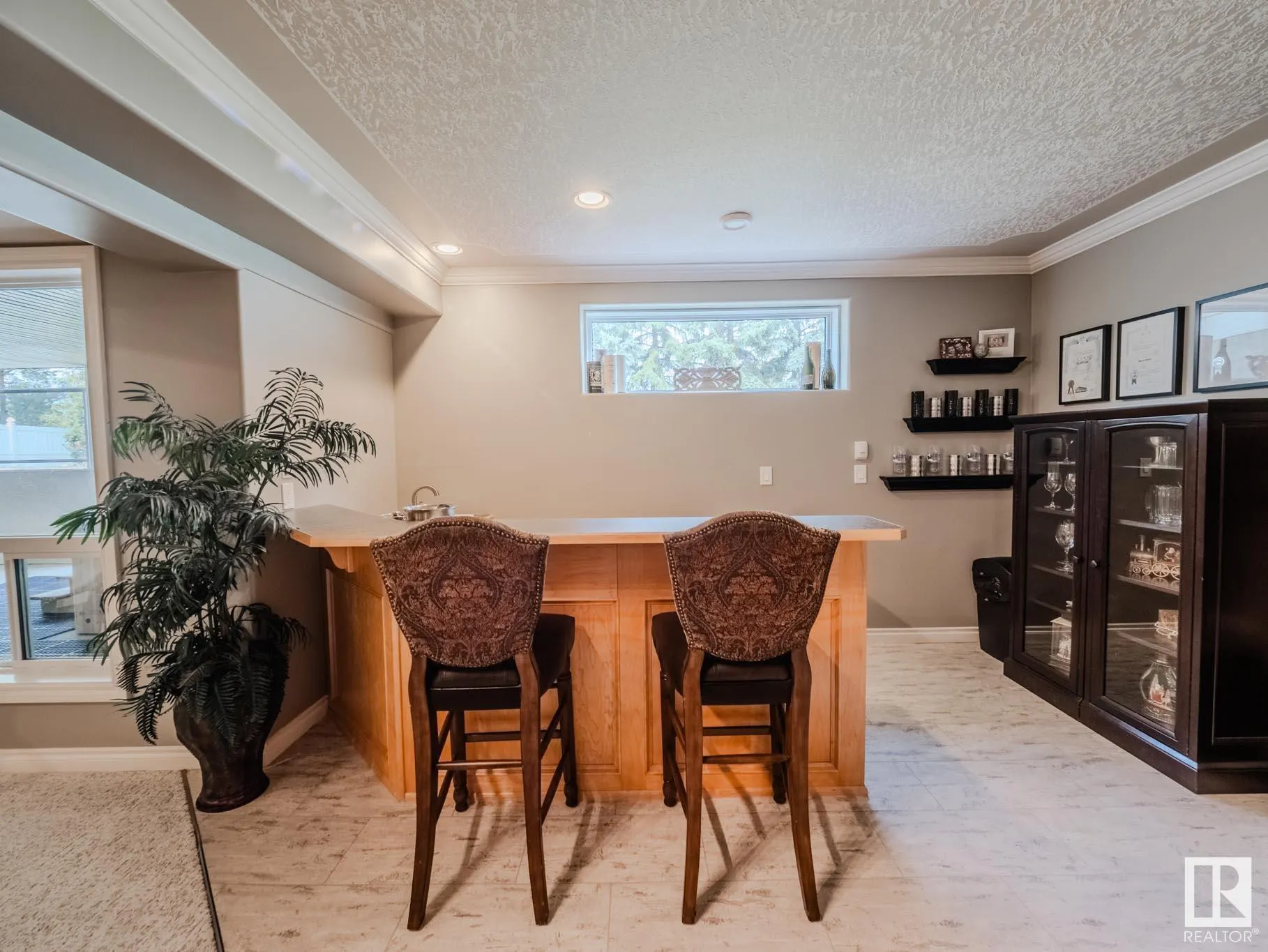 301 ESTATE Drive
