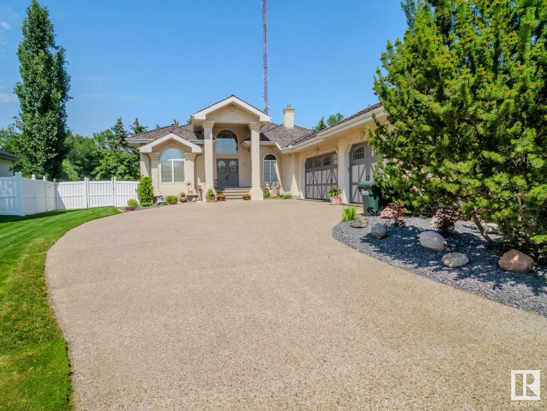 301 ESTATE Drive