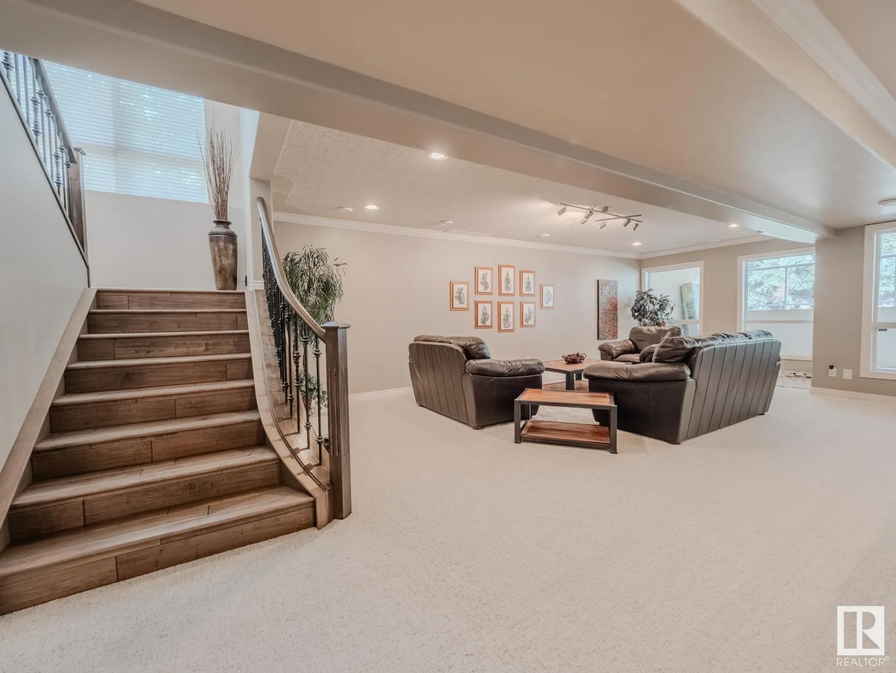 301 ESTATE Drive