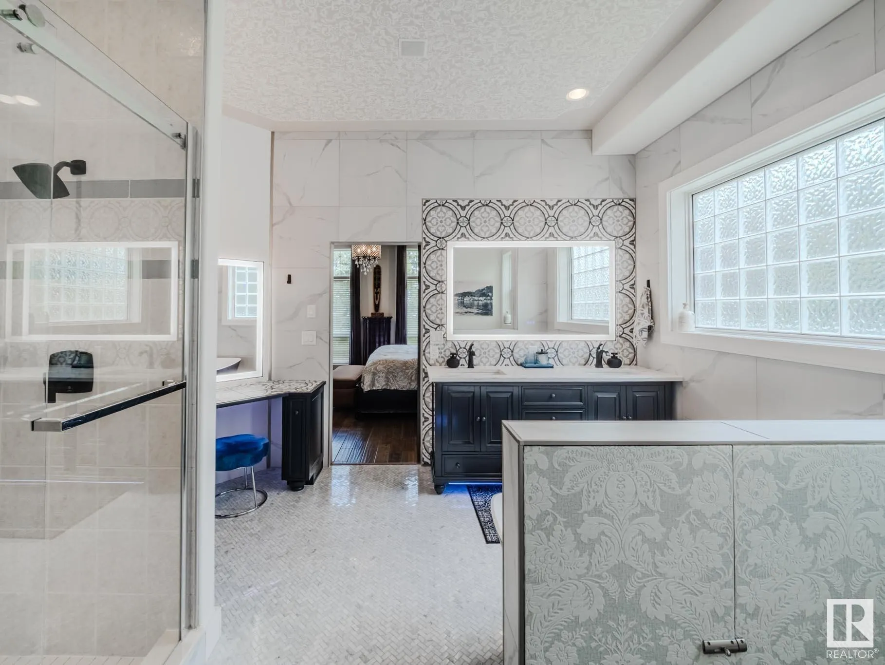301 ESTATE Drive