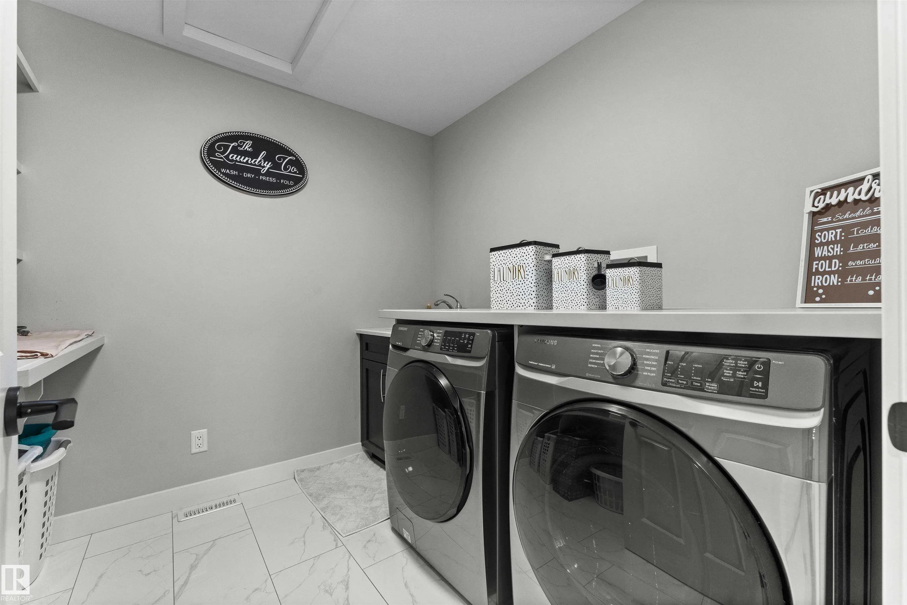 6813 KNOX Loop