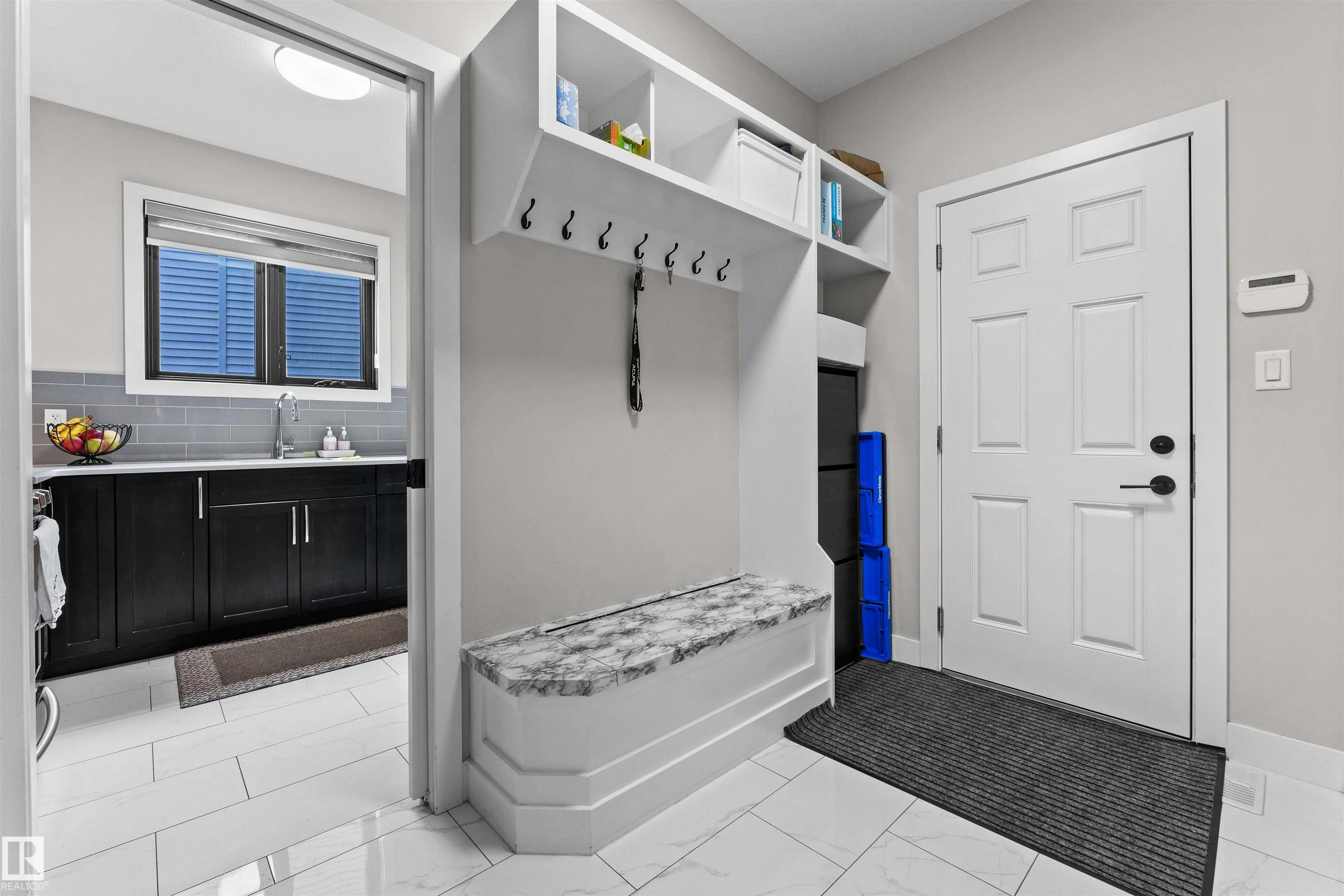 6813 KNOX Loop