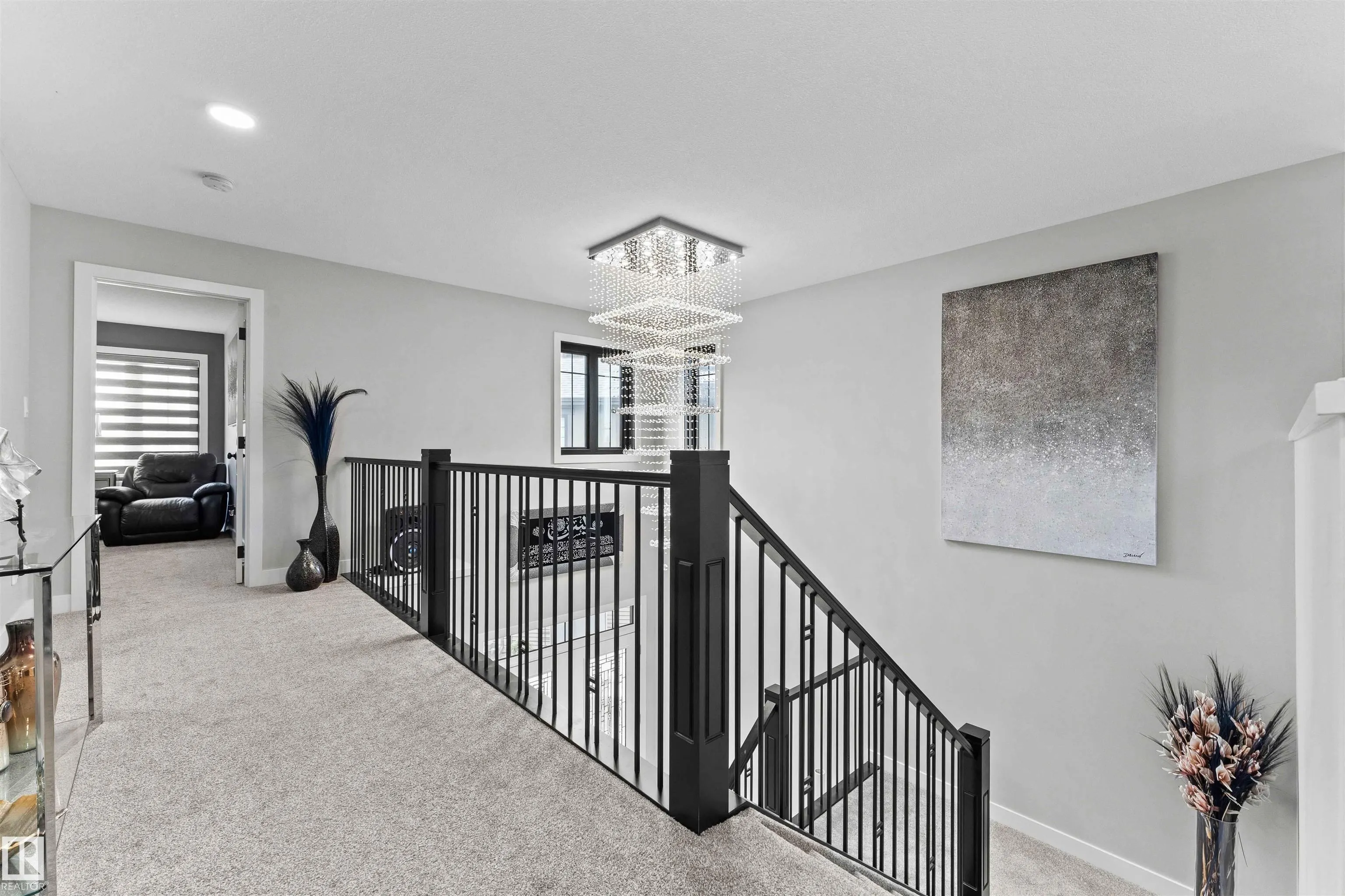 6813 KNOX Loop