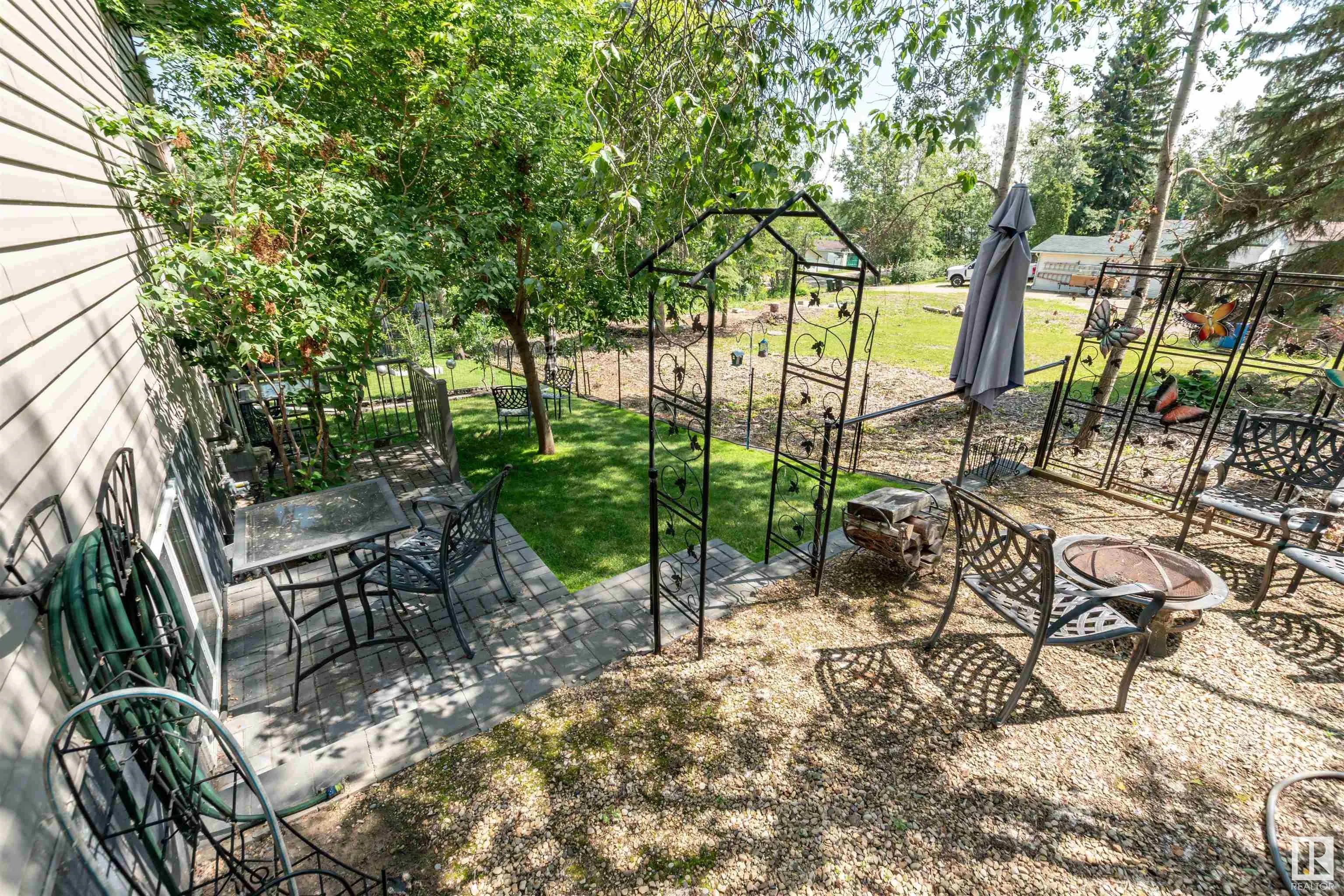 22106 SOUTH COOKING LAKE Road