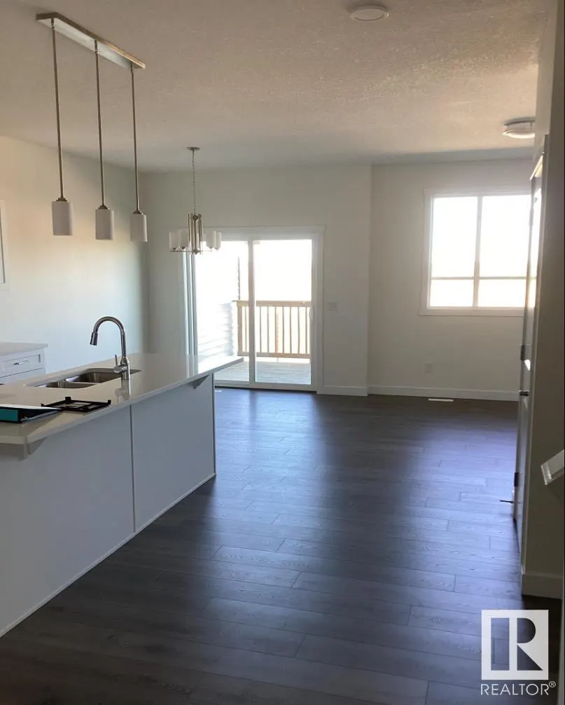 122 KINGSBURY Circle