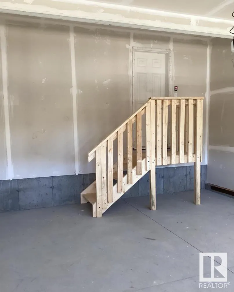 122 KINGSBURY Circle