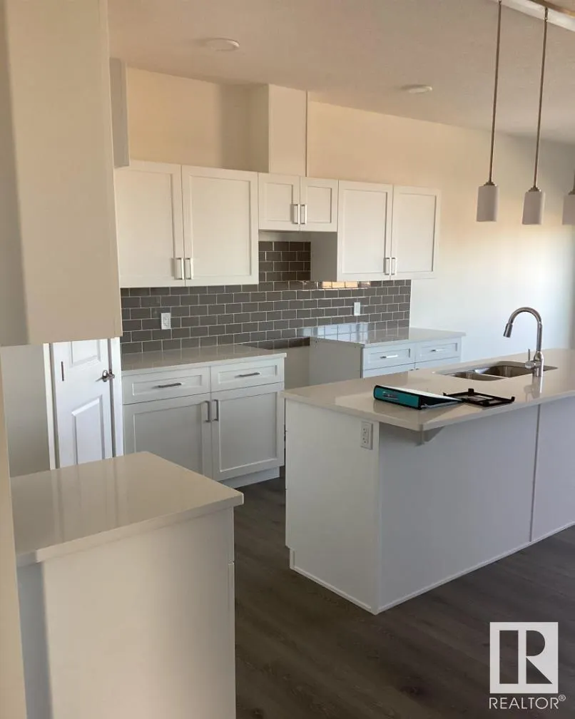 122 KINGSBURY Circle