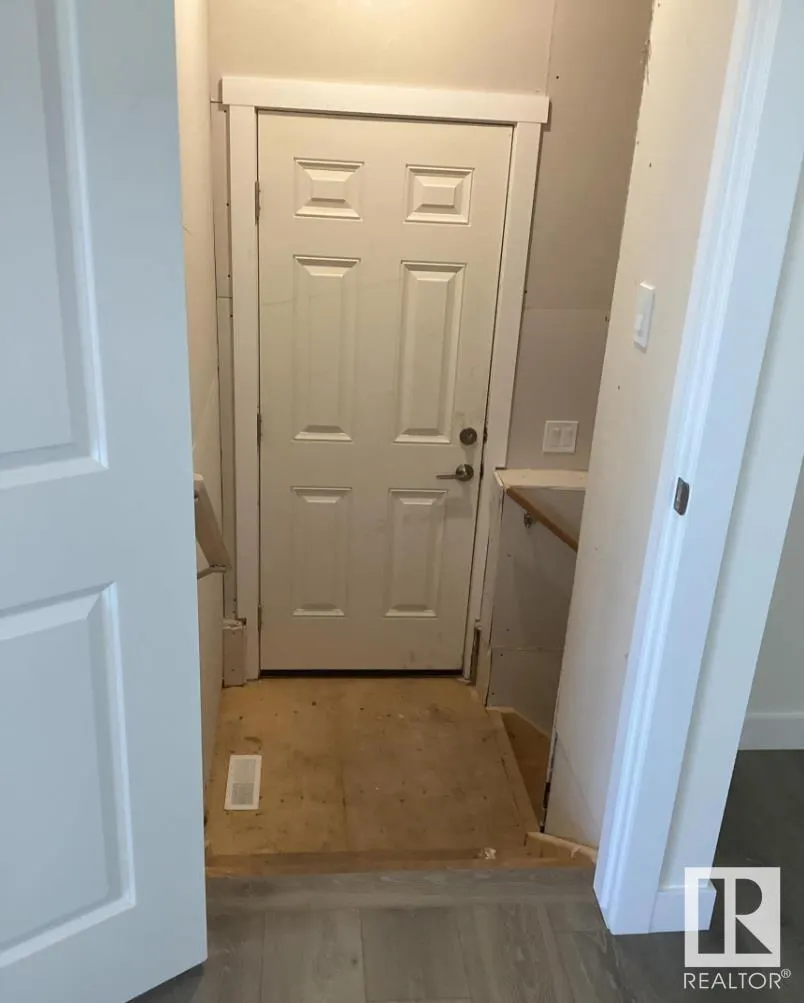 122 KINGSBURY Circle