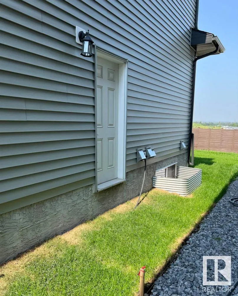 122 KINGSBURY Circle