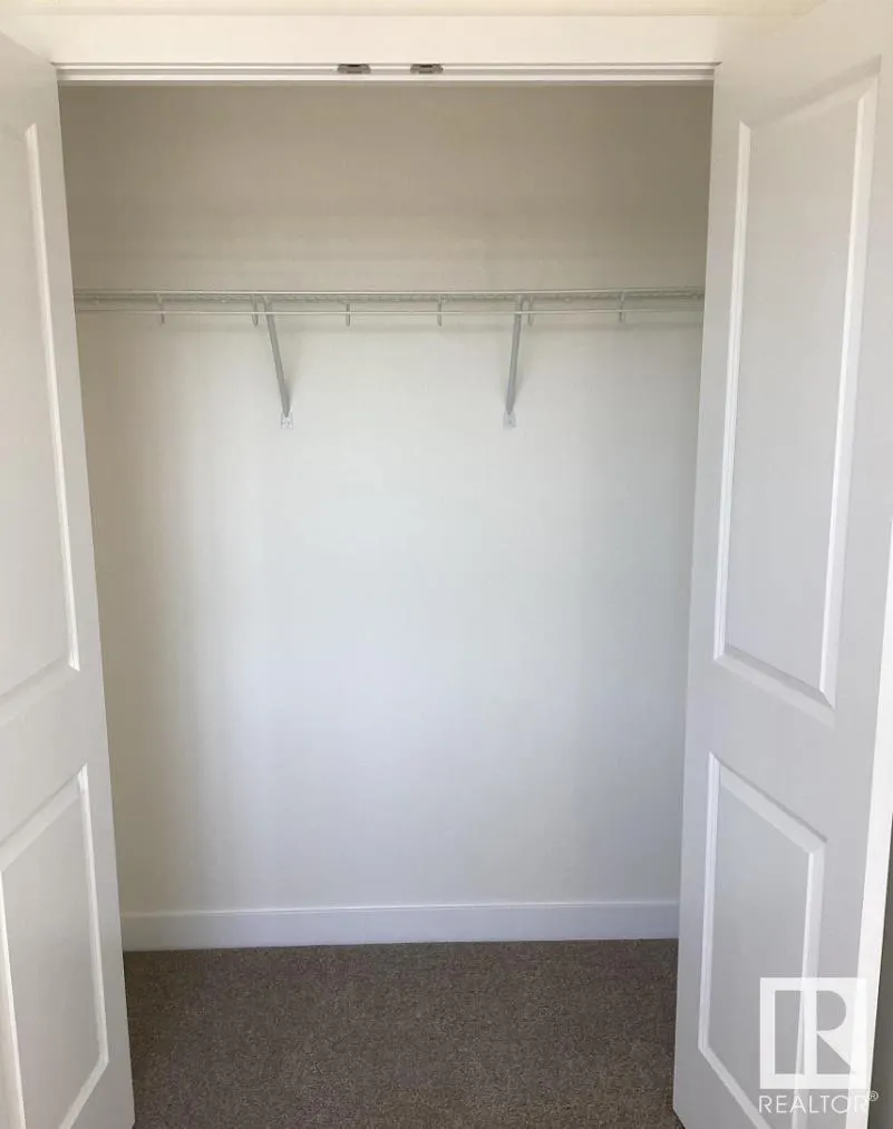 122 KINGSBURY Circle