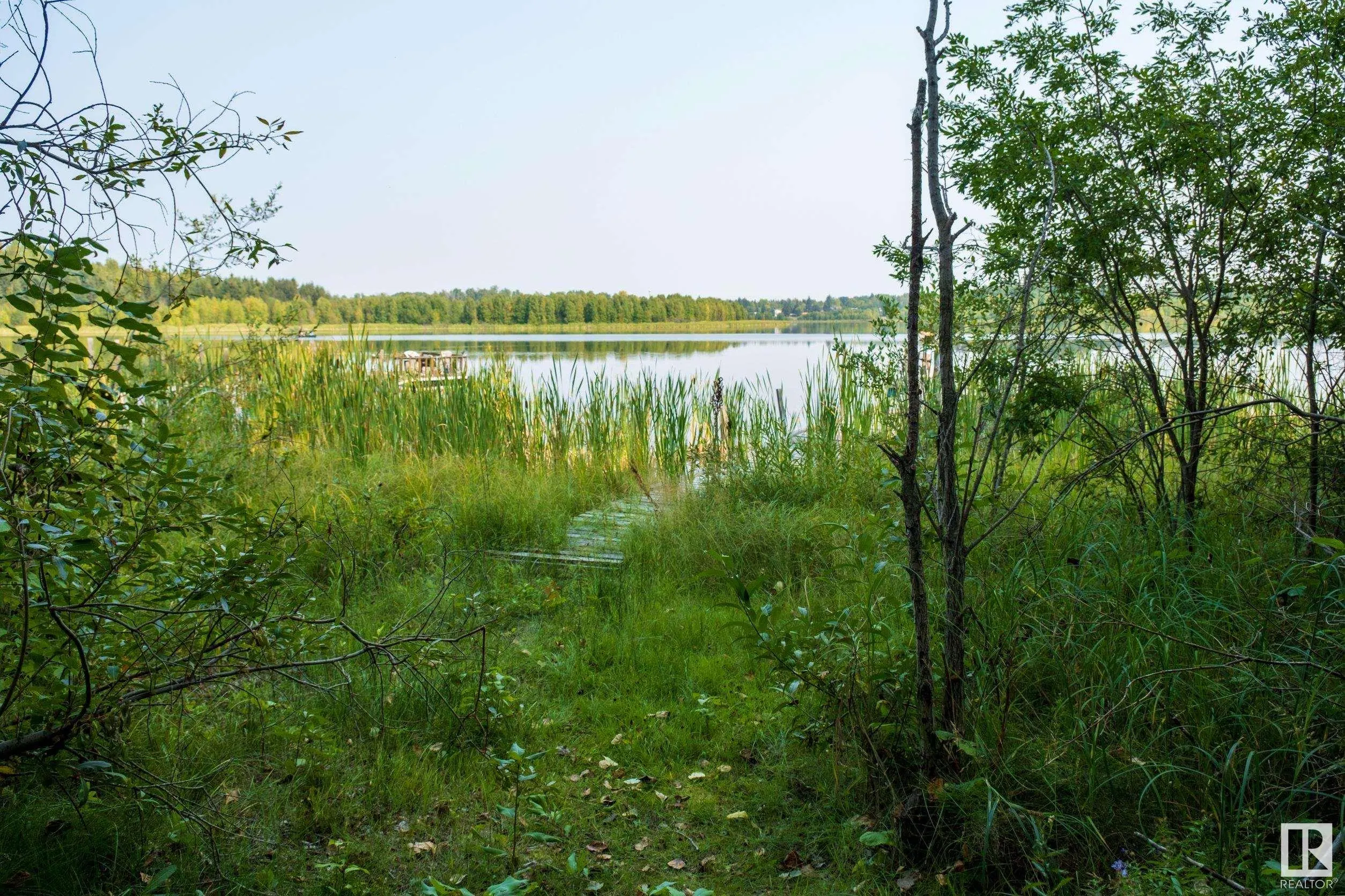 719 LAKESIDE Drive