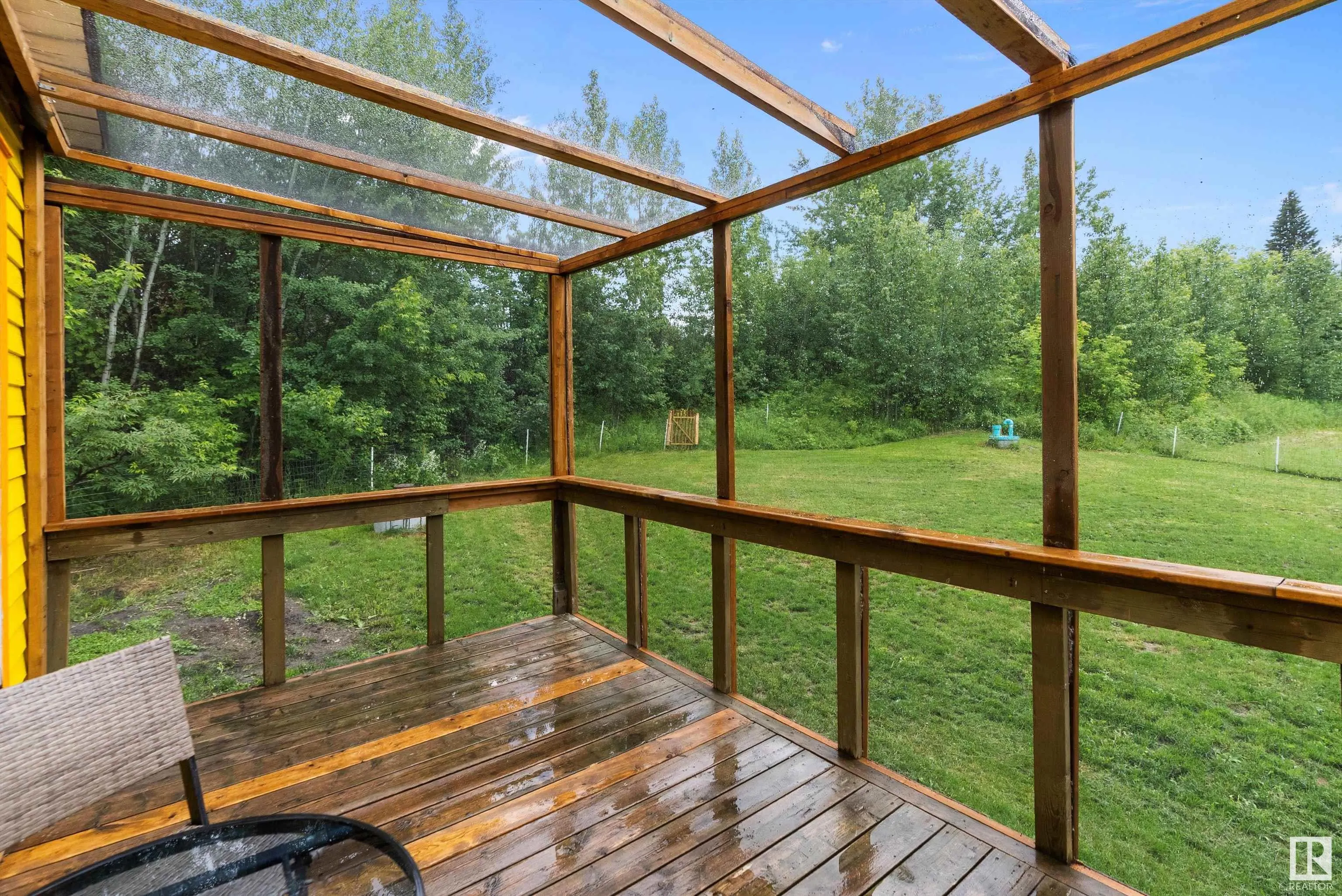 719 LAKESIDE Drive