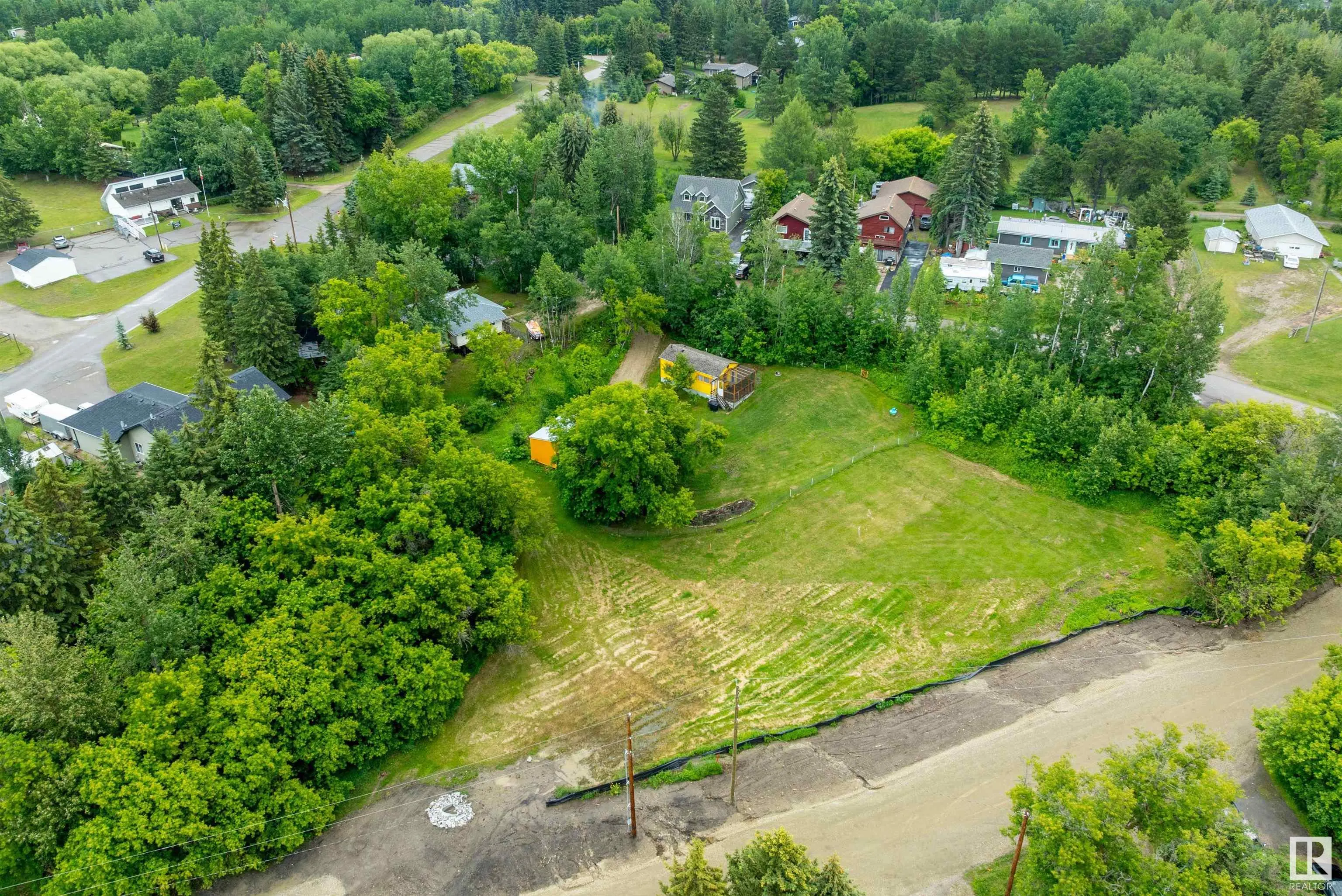 719 LAKESIDE Drive