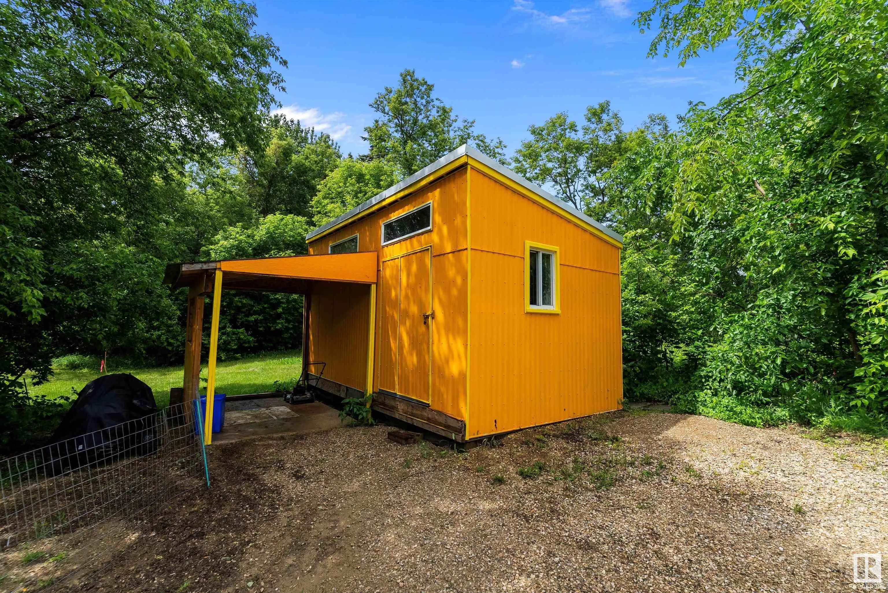 719 LAKESIDE Drive