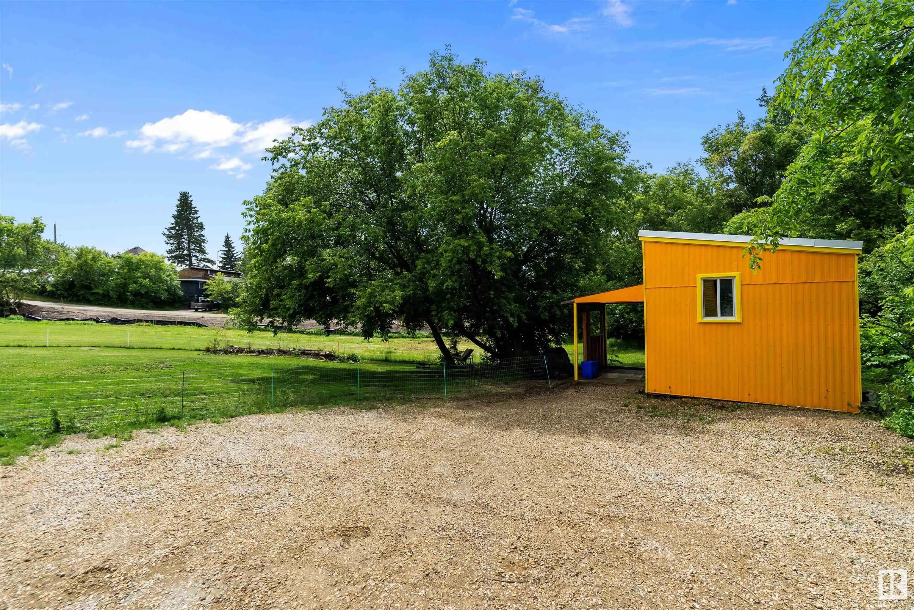 719 LAKESIDE Drive