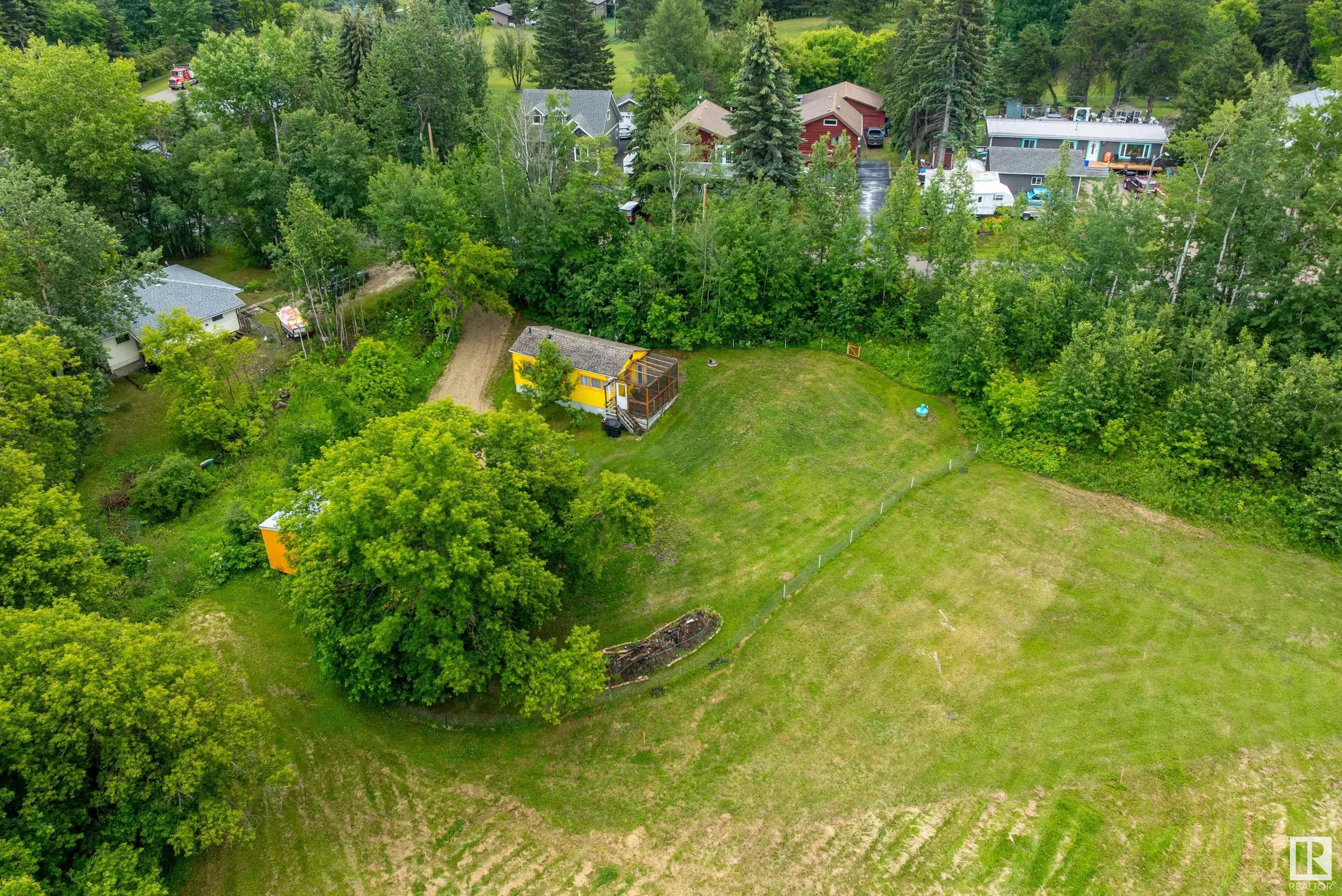 719 LAKESIDE Drive