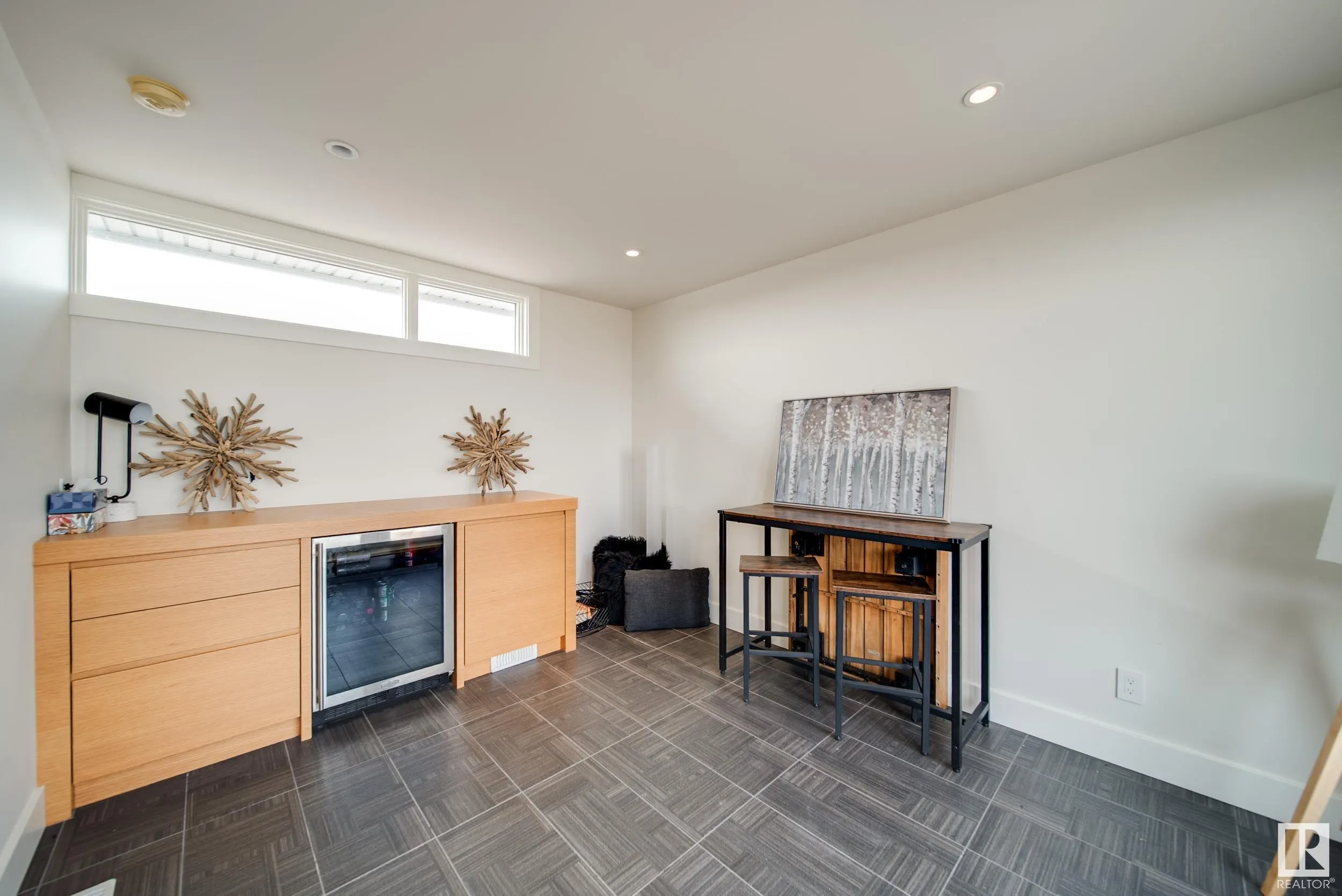 705 HOWATT Drive