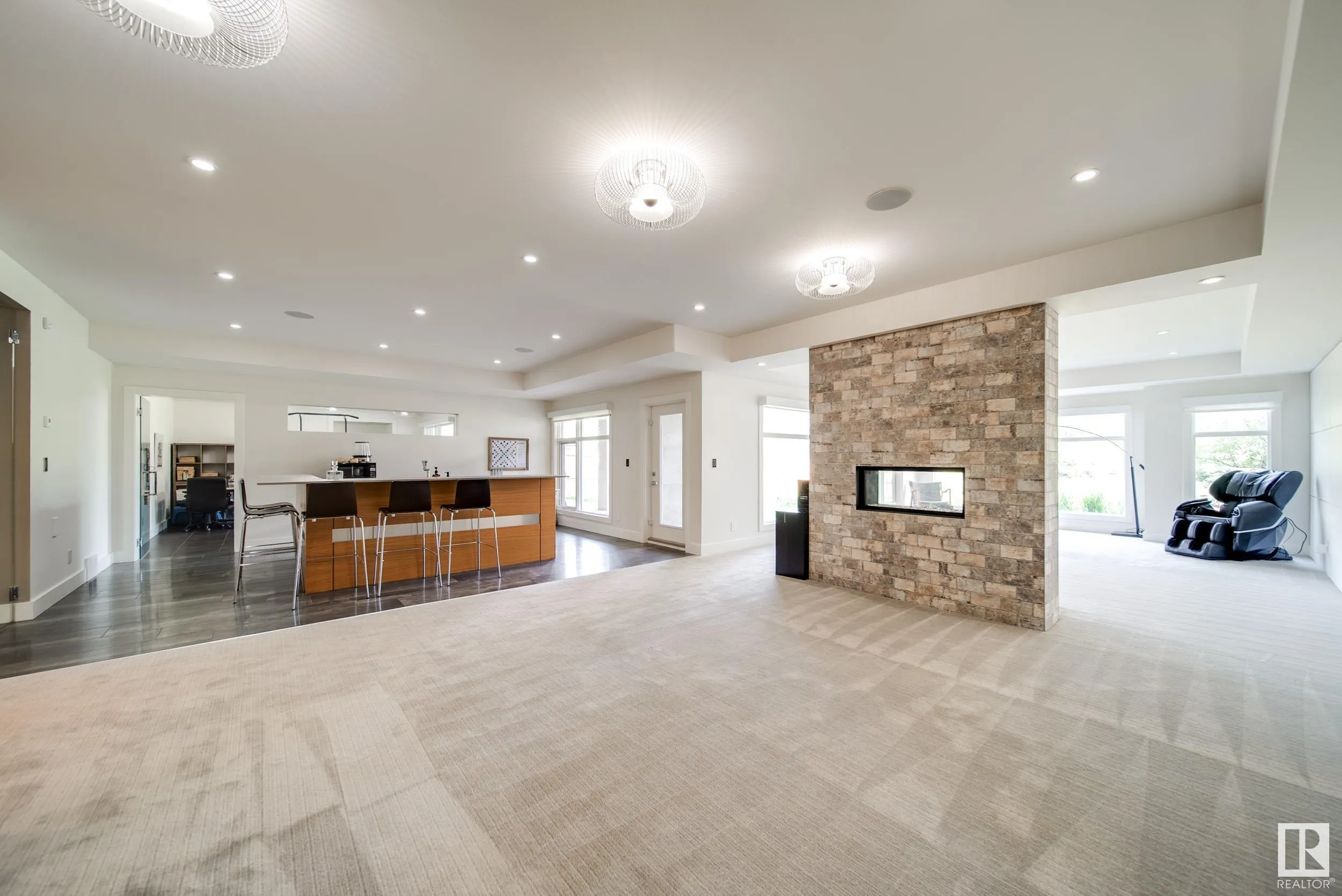 705 HOWATT Drive