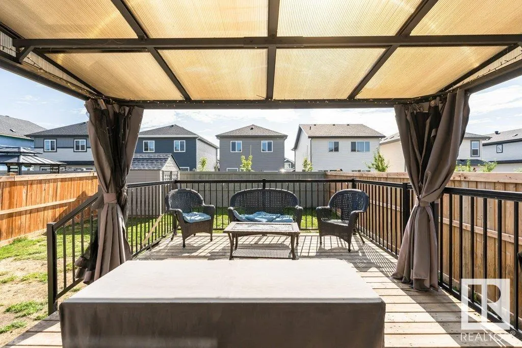 14 COPPERHAVEN Drive